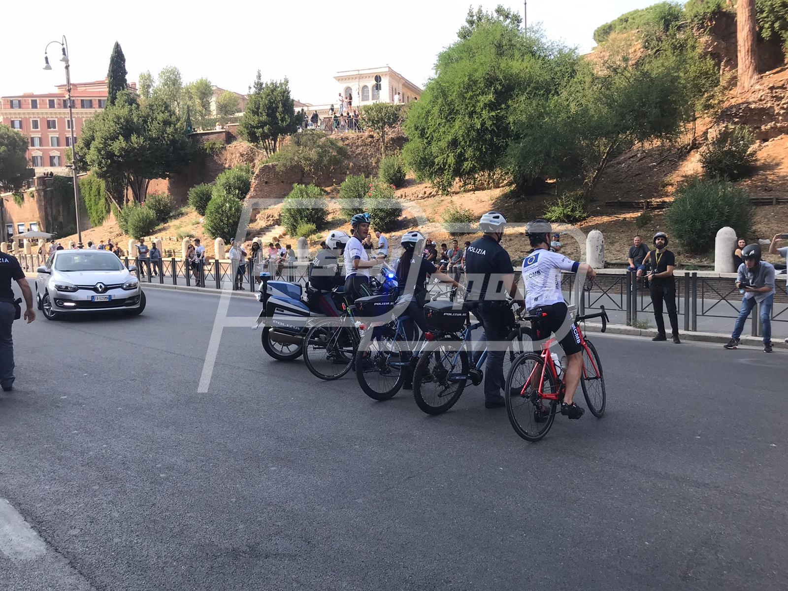 F90B619C-AB61-4D83-8434-84AA439C44D2