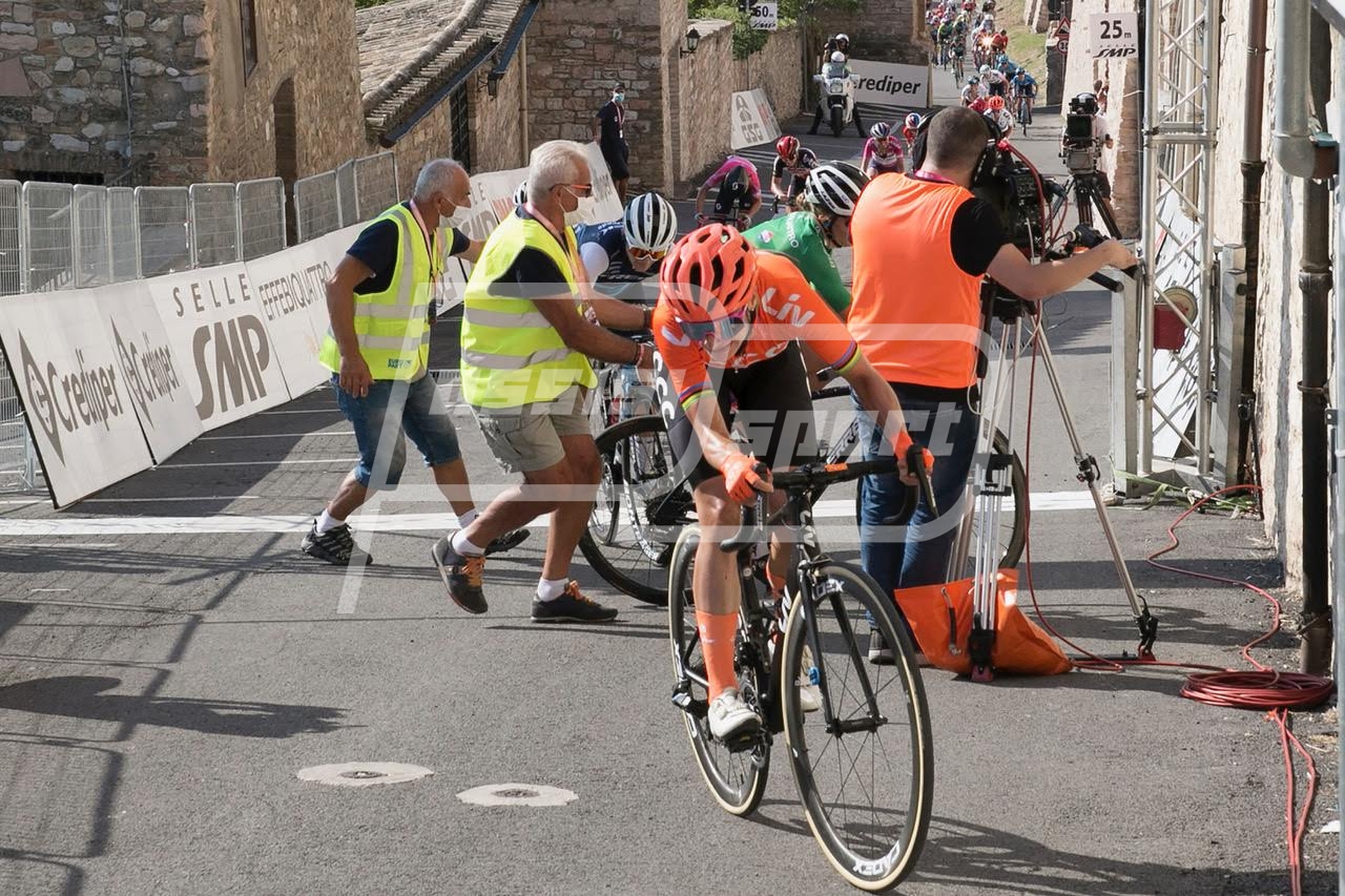 FE9A9995-1E60-40EB-BBBB-F2AC9B0BDD52