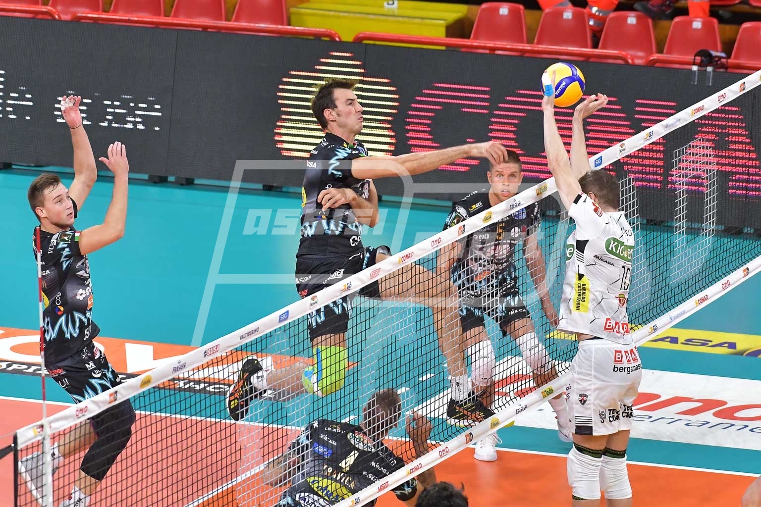 0CB78206-3A51-4F15-B062-DA89BFFDEE29