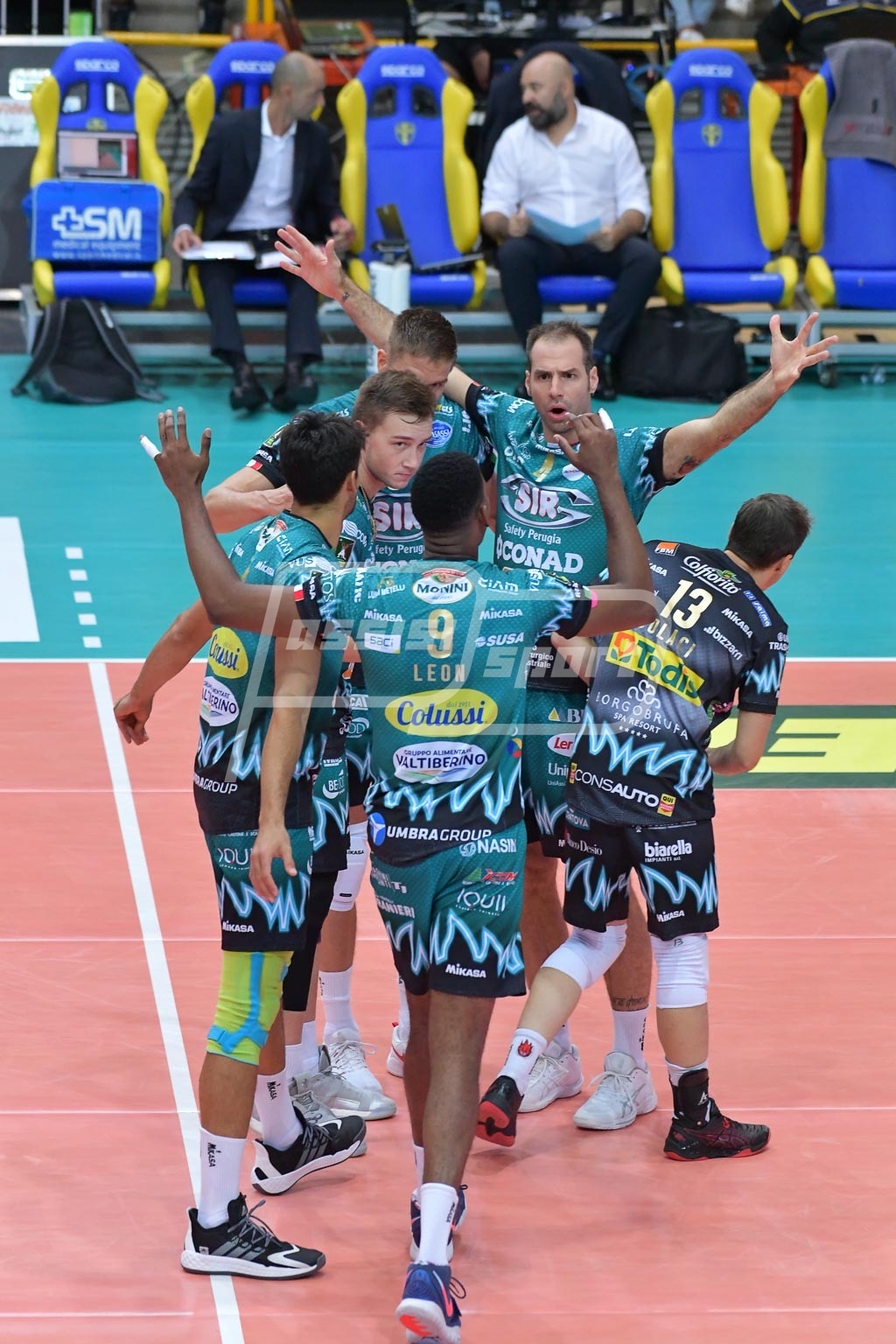 17F5DBB9-FE76-4105-98A1-5615EFF00B35