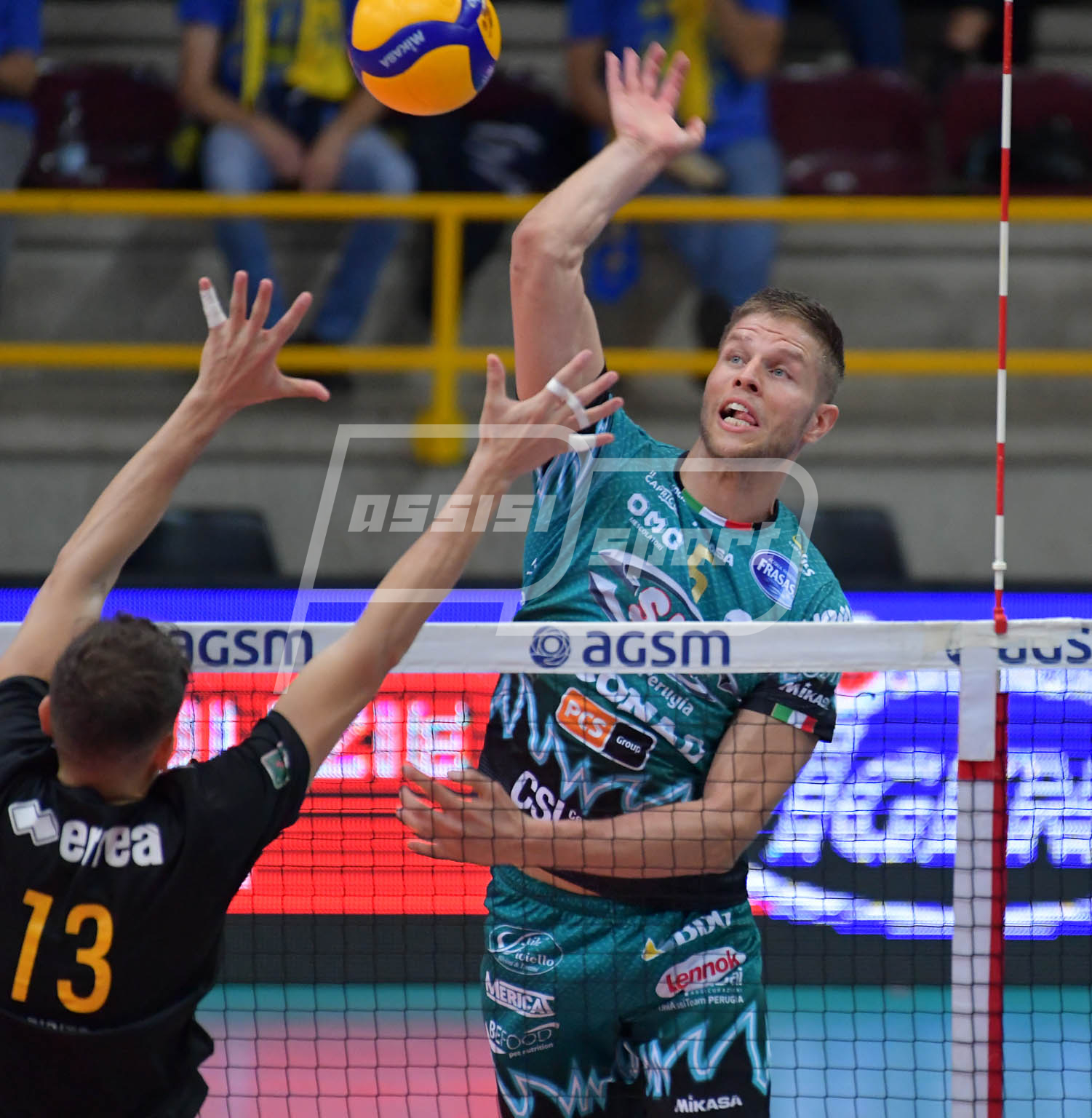 5F14108E-1606-4ADA-8946-3DFFFEEB9776