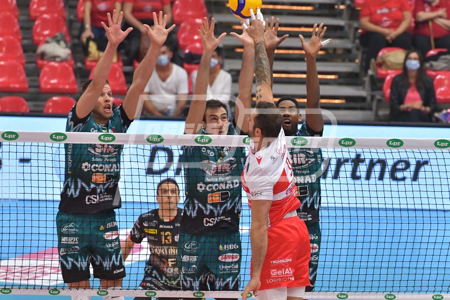 742E2A91-5D48-43CC-B527-0105DA6BCCF4