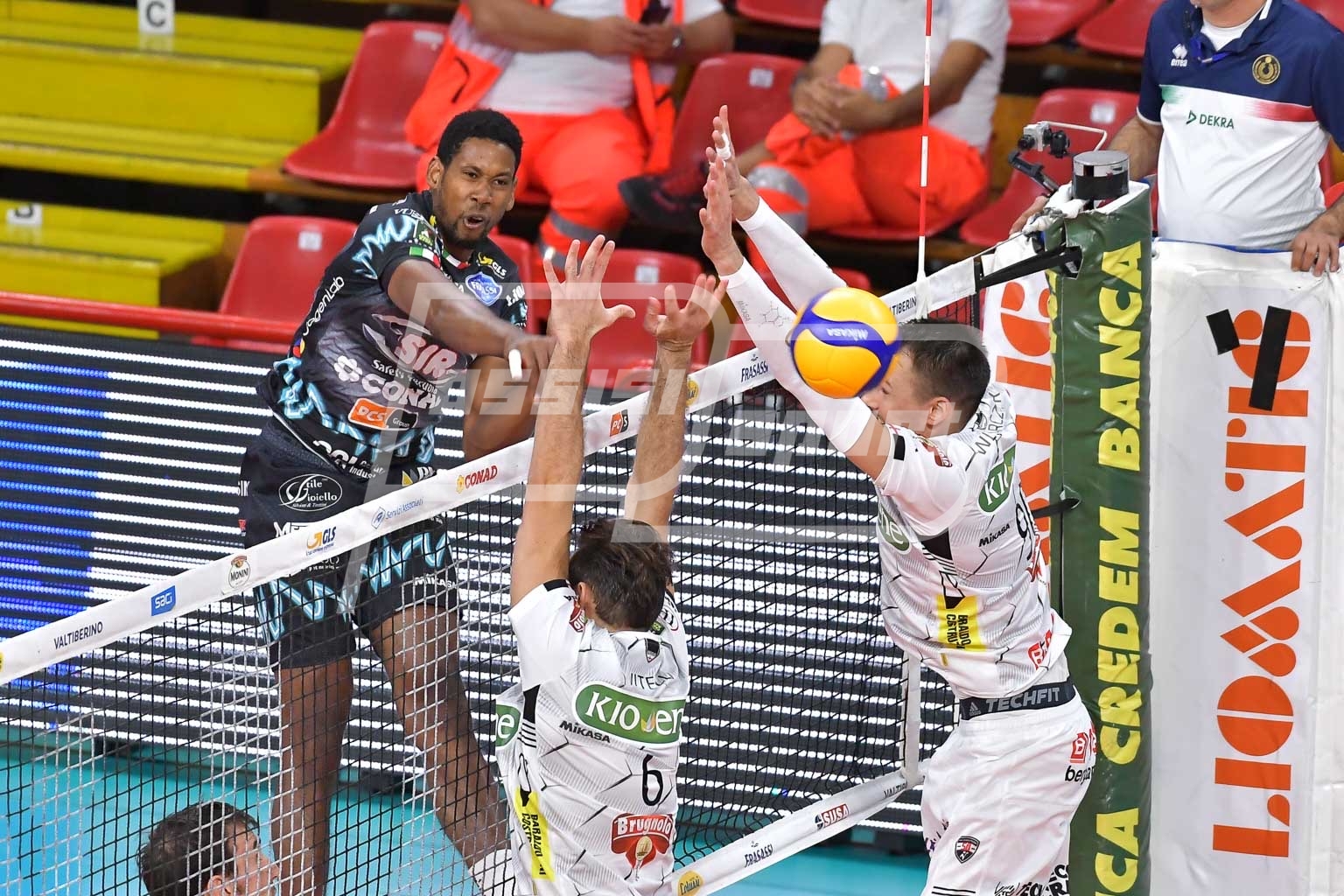 79008D7A-EA89-43C0-96FF-9D8E18B1C7AE