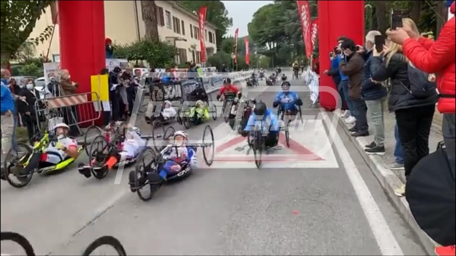 81D871CB-6272-40DF-A290-DC8C42D51F97