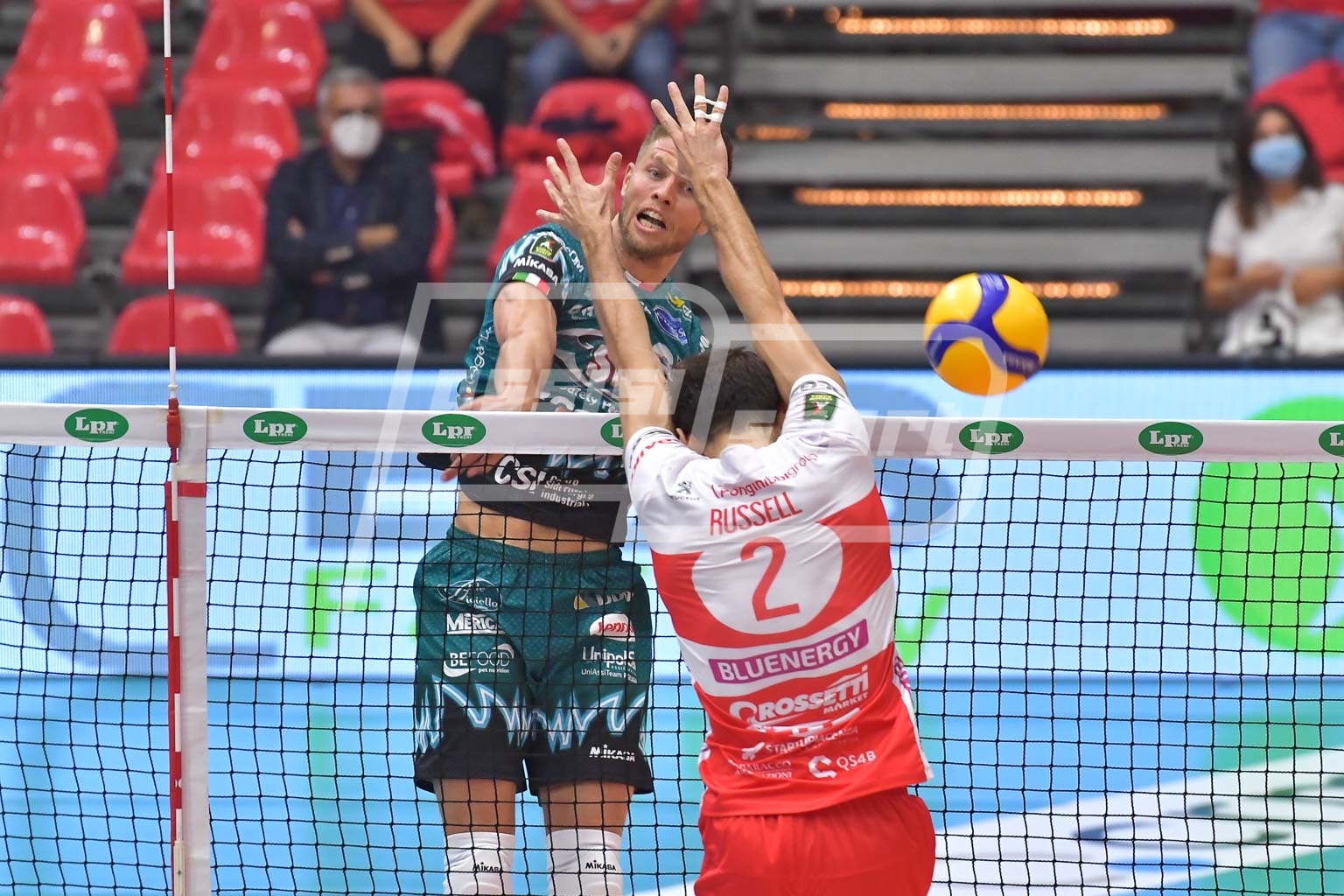 8E21FFA6-28D3-4EAA-BFEE-FD7643B81128