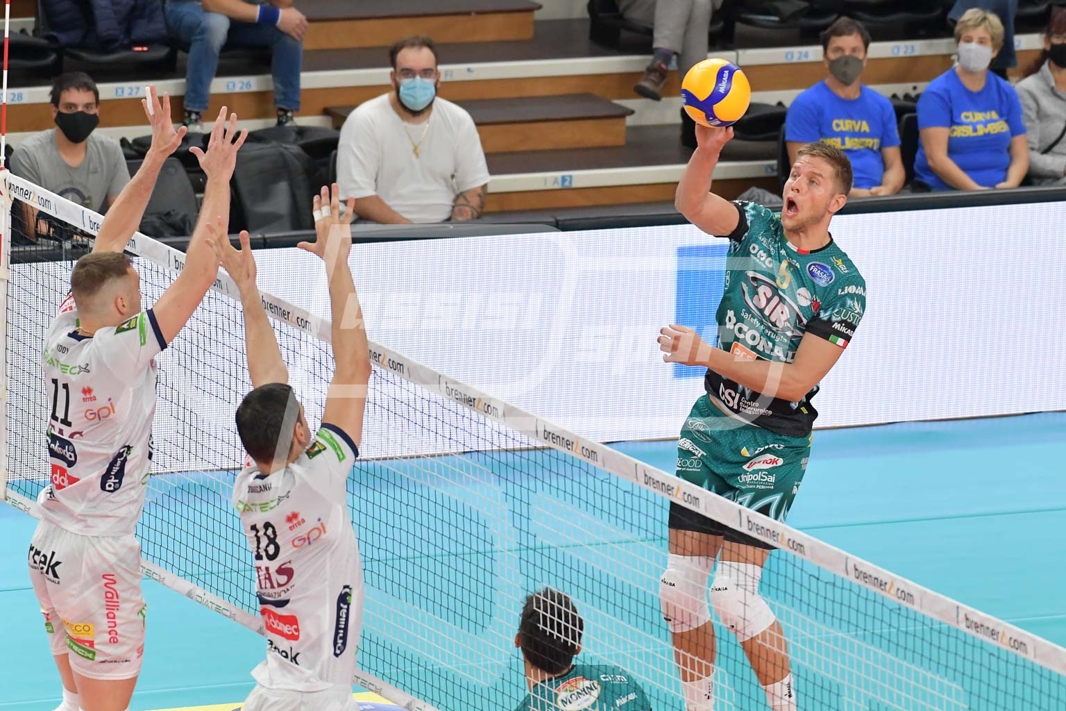 977B02F8-8895-47D3-ADBC-8941681CEC03