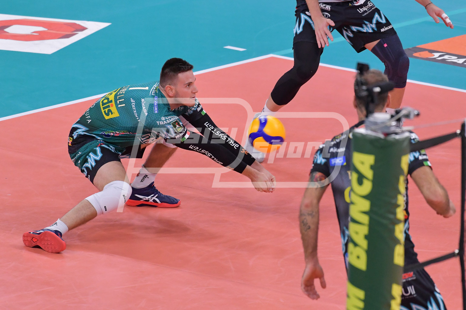 B52C1D4A-3FC0-4BFF-8876-C1FF134B2F63