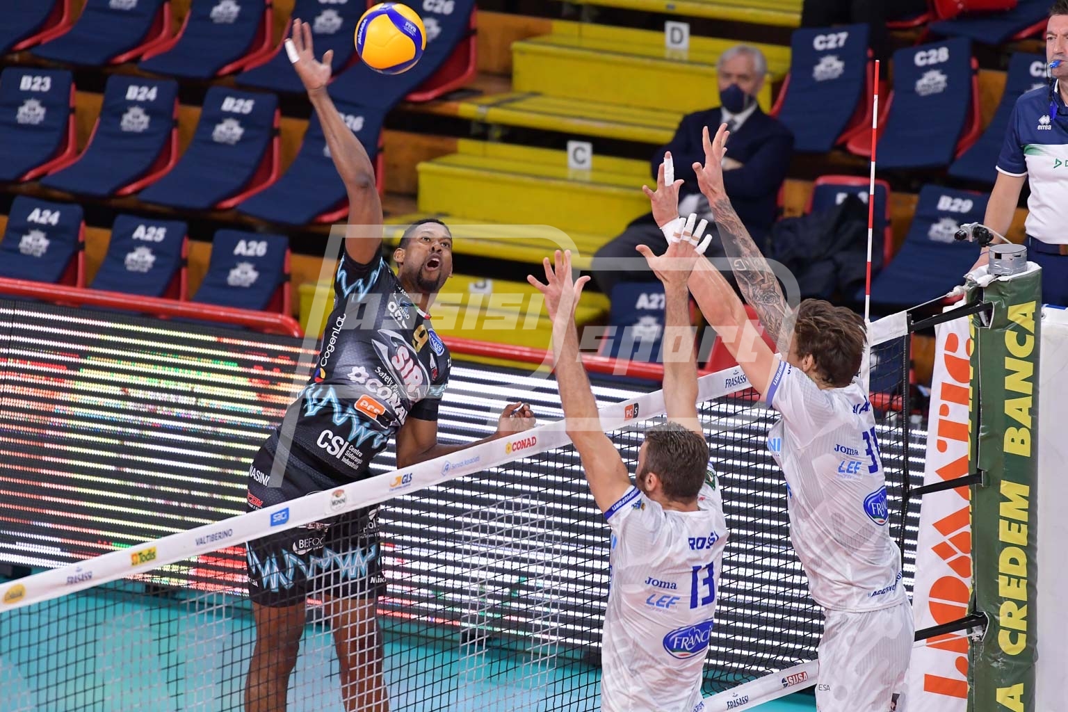 CE53E73E-50FF-4CB9-B663-DA2711BFF2FF