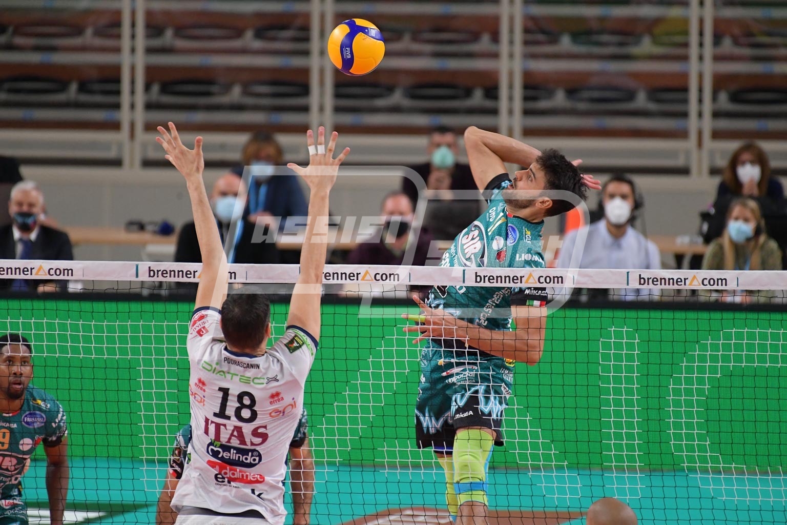 E5EBC50C-C5F5-43A4-A0E5-1C86F6CF5513