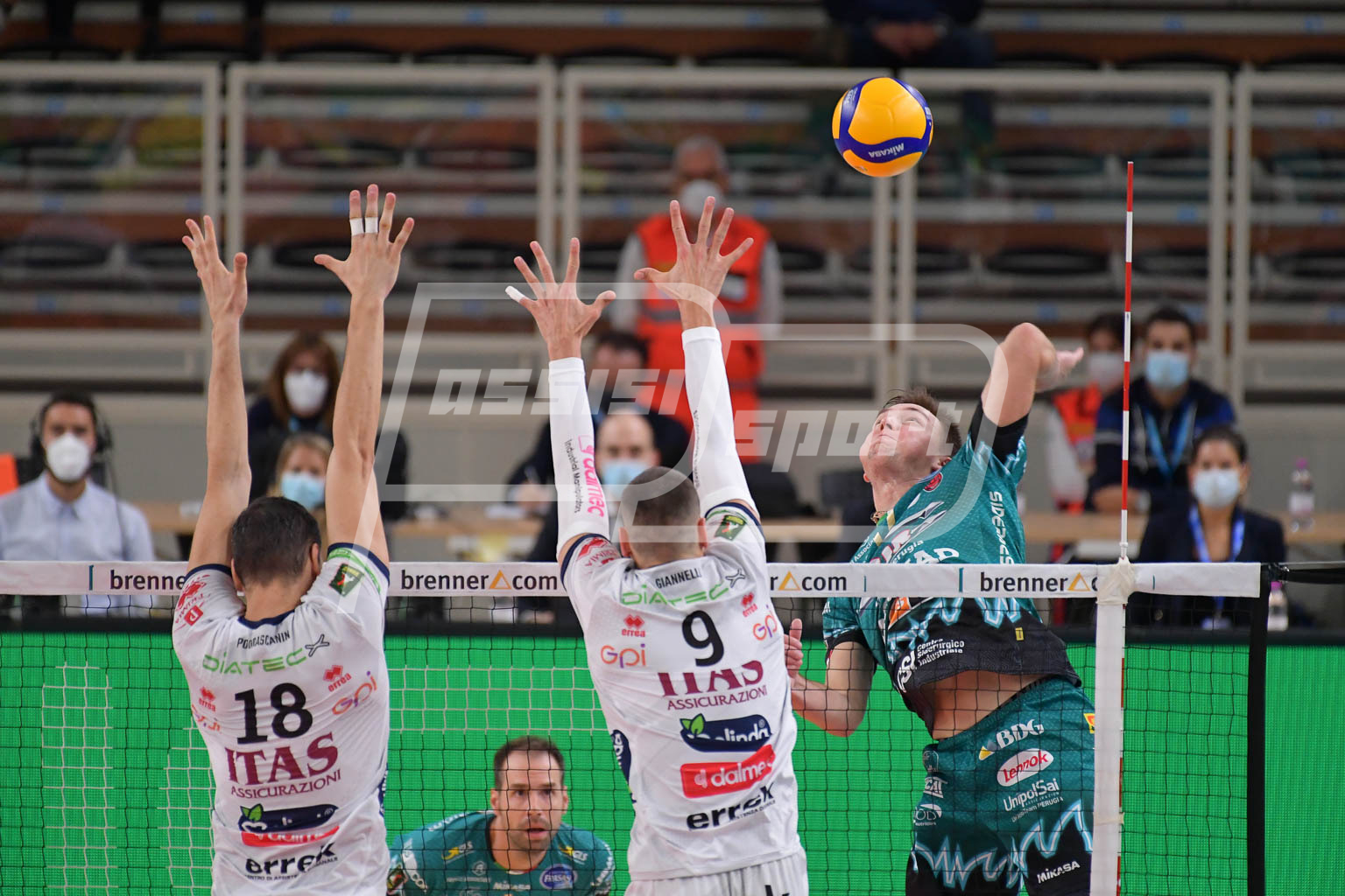 EC6DE4C8-6724-4AFF-983C-F2DF1F296577