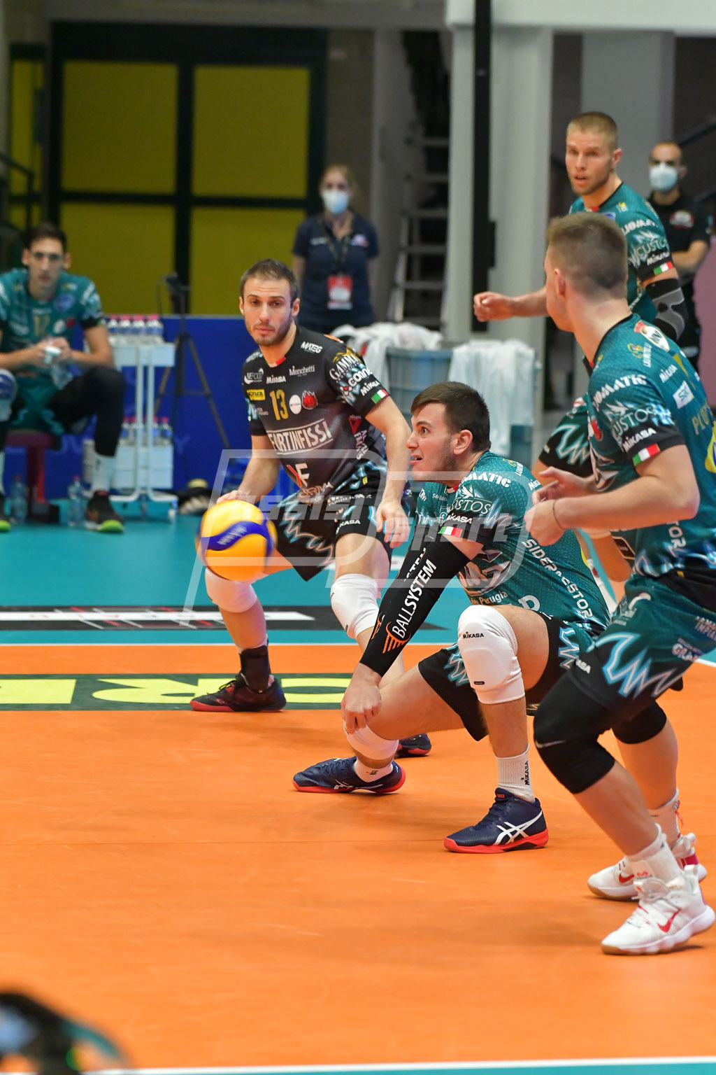 27161C8E-A351-463F-9ED6-54EAFC1A1713