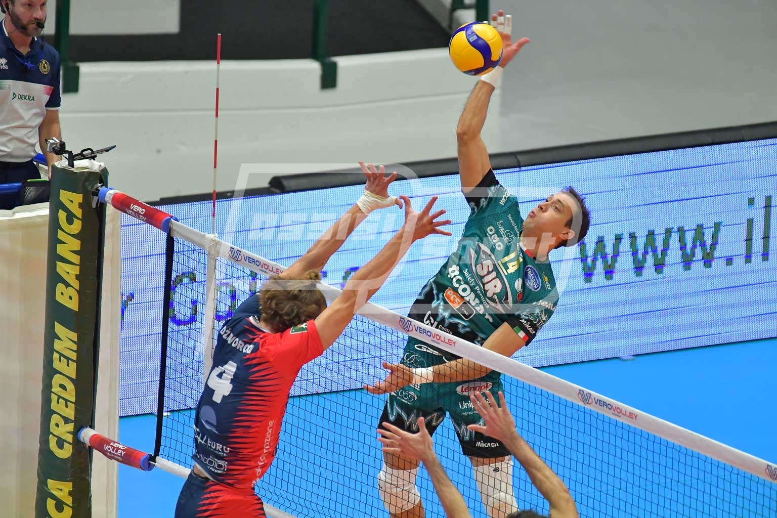 4BB7B7DA-1804-46B7-AB09-F93292239DEE