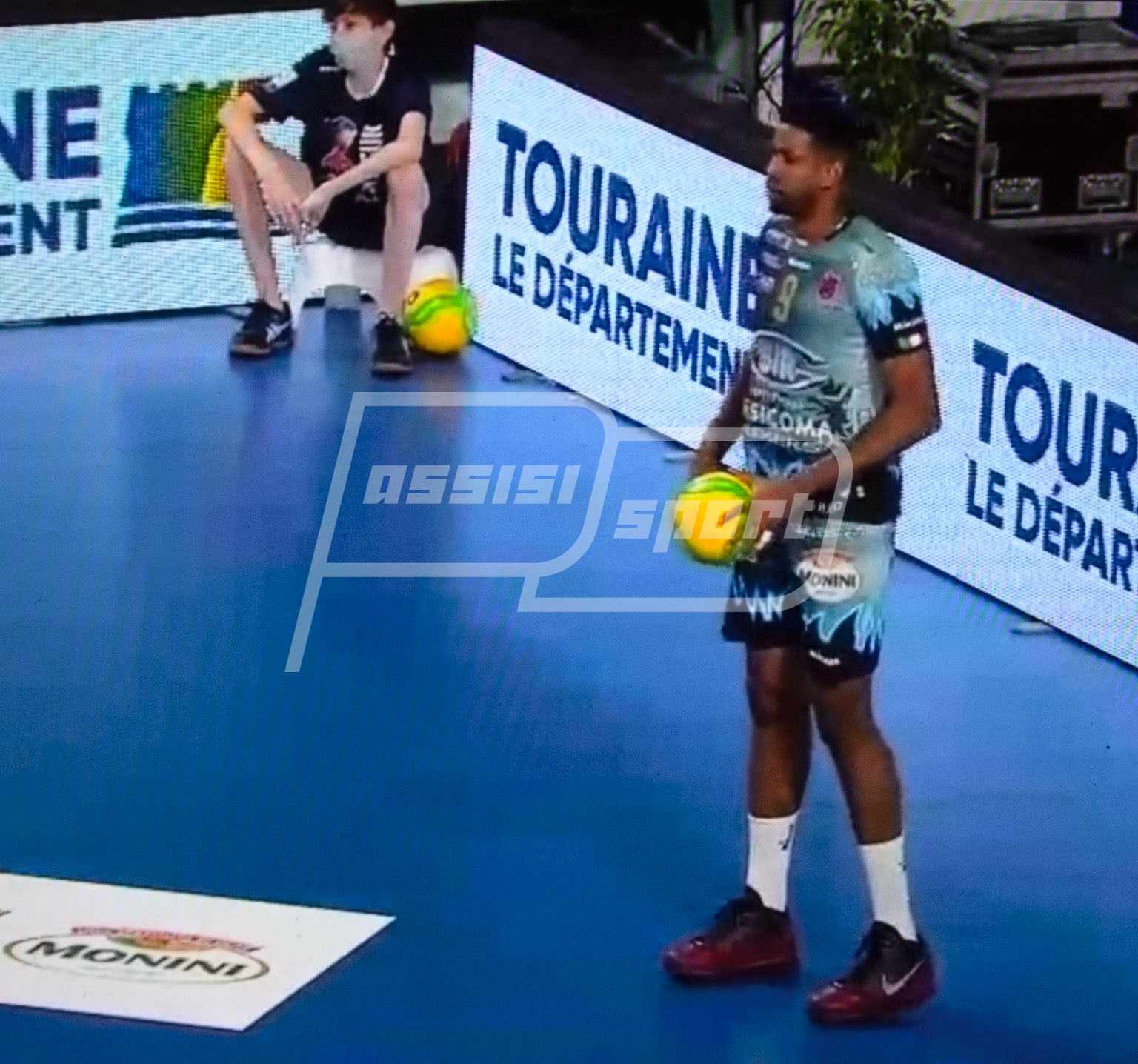 1E0E7296-F2D1-47D9-BD69-9E3C6F9082D8