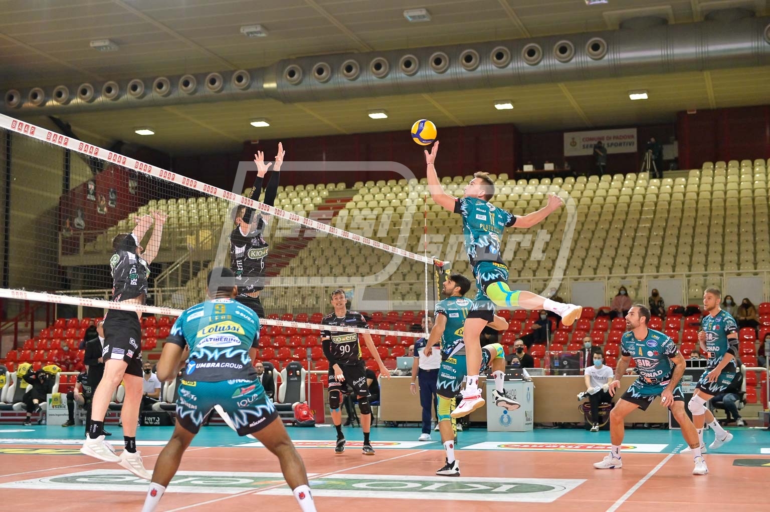 2A3CA9C9-D205-4E50-8F3F-82EDD7C6CECB