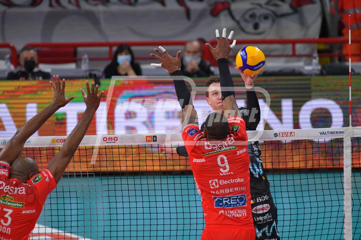 2CB950A2-96CF-40DC-A066-7DBDC98F5323