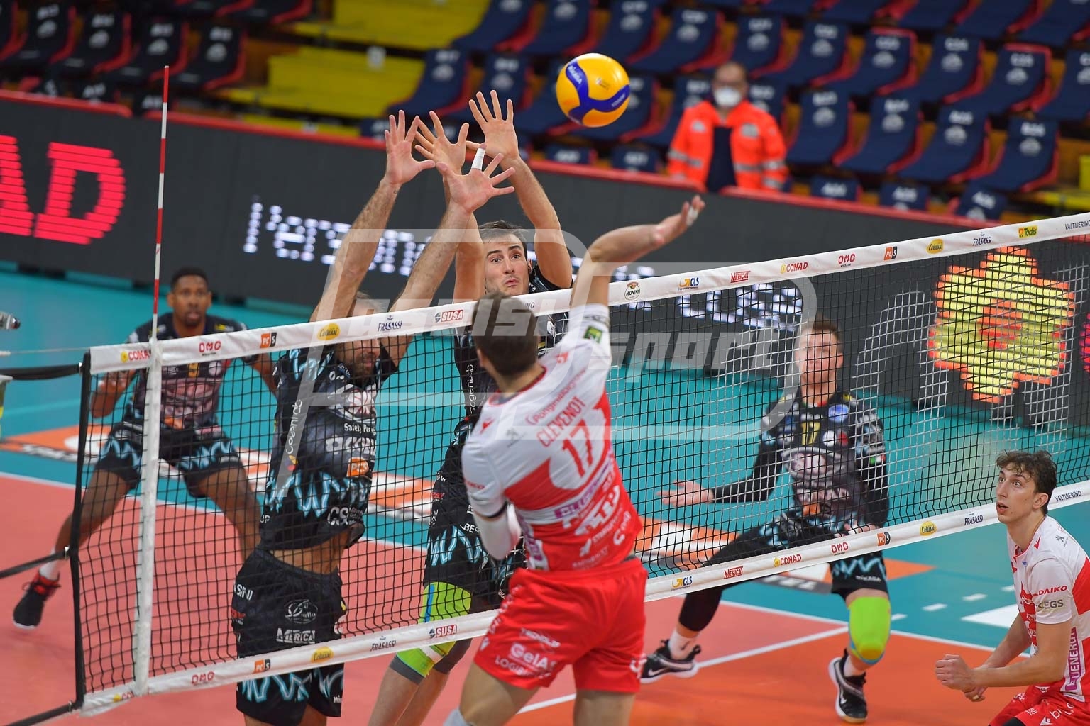 8A4A20DB-BBEE-4D27-8495-DED08E1D3CEF