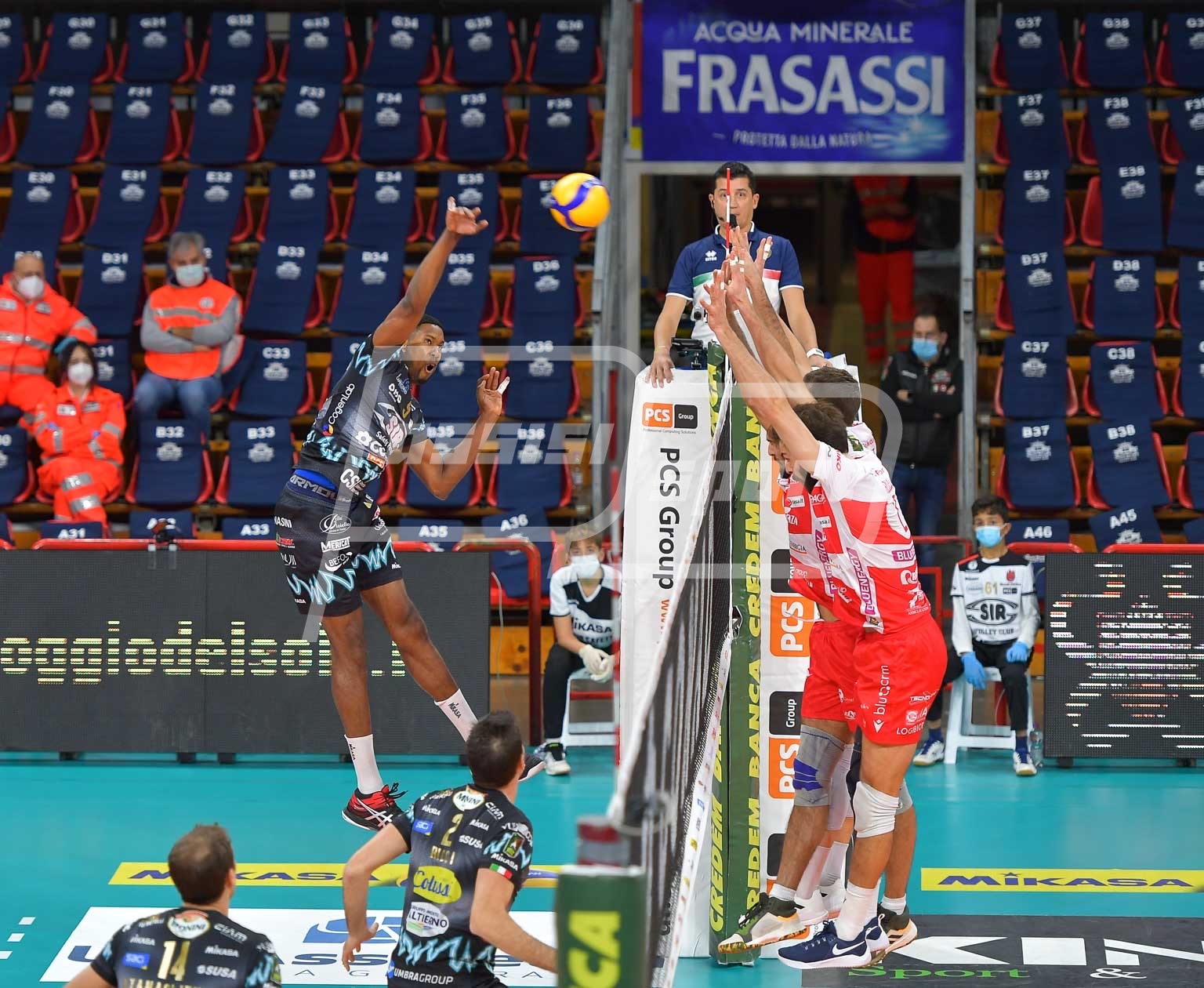 8C533652-2C57-4CB1-ADB8-E74B31A796F2