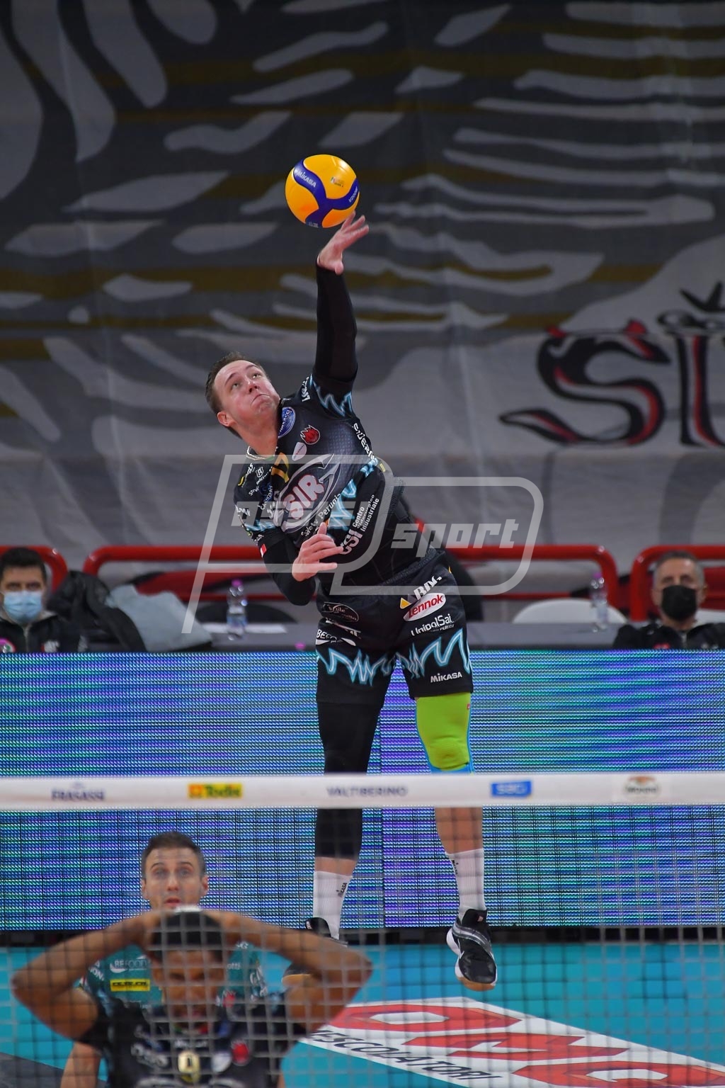 8EF936BE-12ED-4FA0-9053-0796859CD1AD