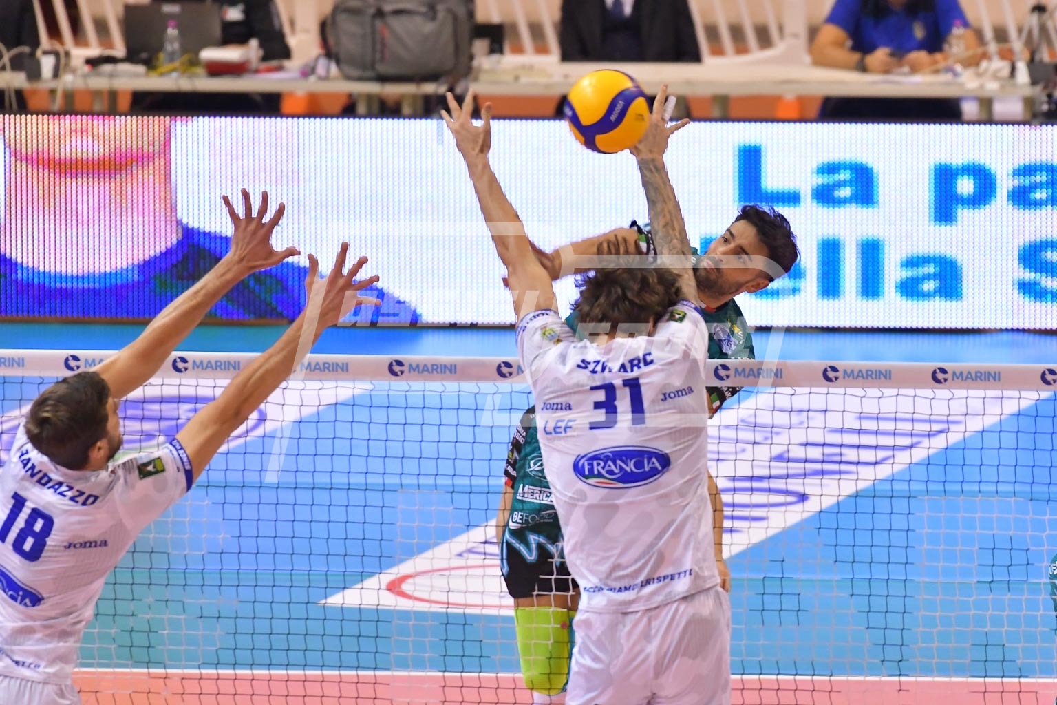 A85A1B4B-A331-49E5-86B7-6C4E8D583E03