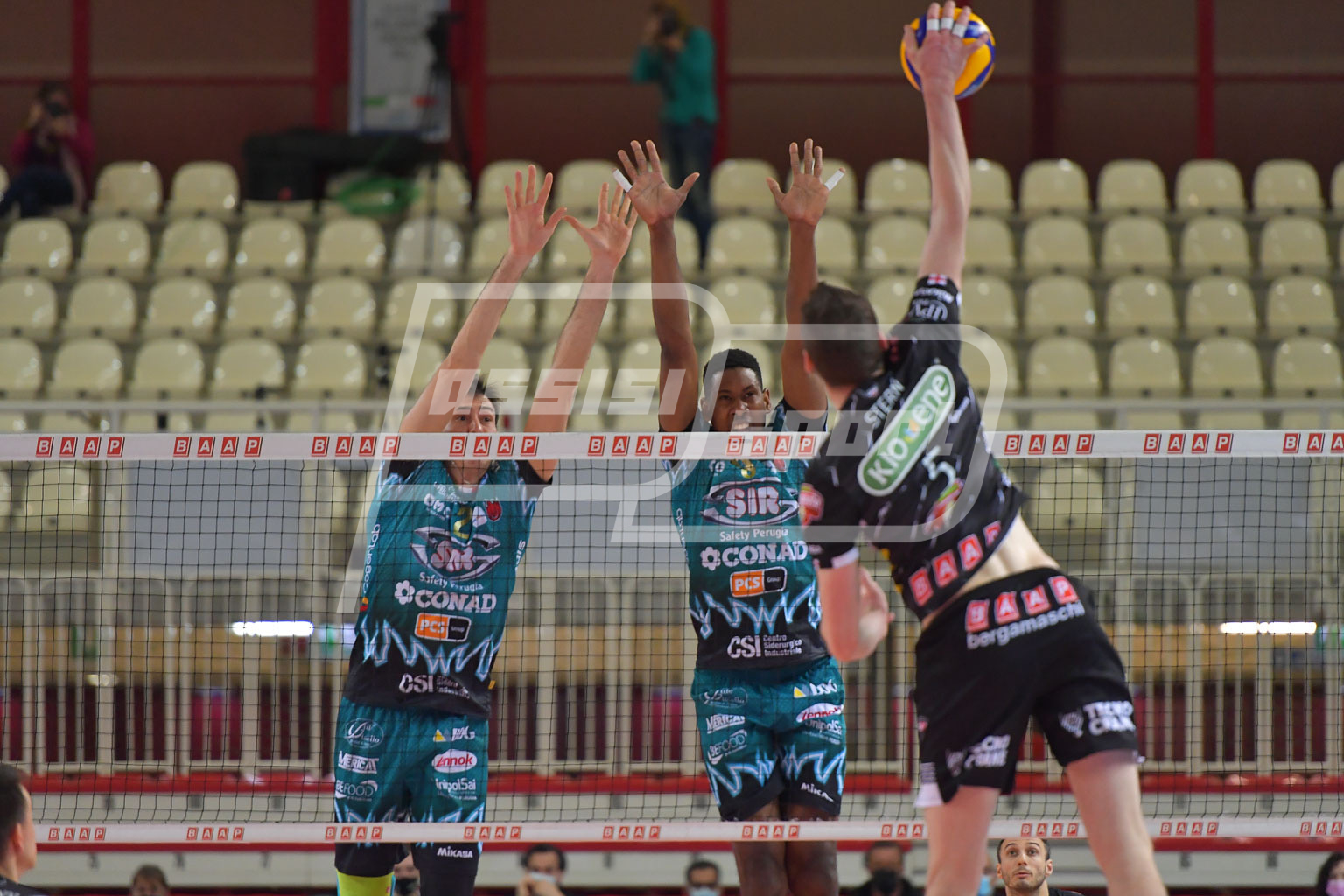 C426000B-9ACC-4B9F-B02D-27A9ED1F7CC1