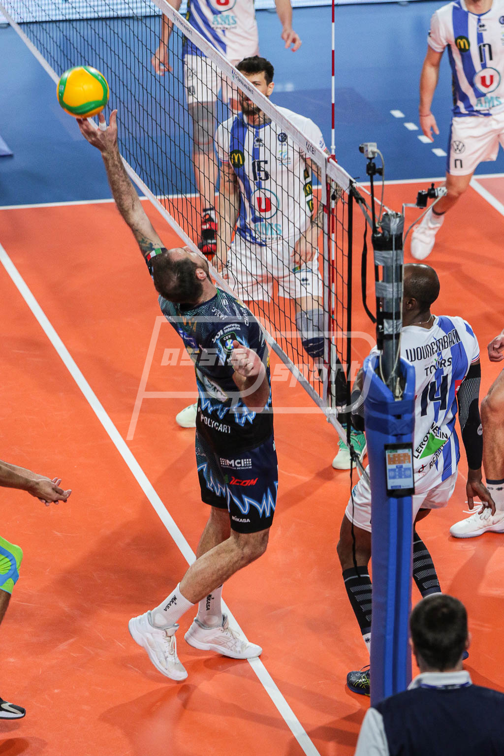 CC15C3C9-28E3-4993-9776-85383081610A