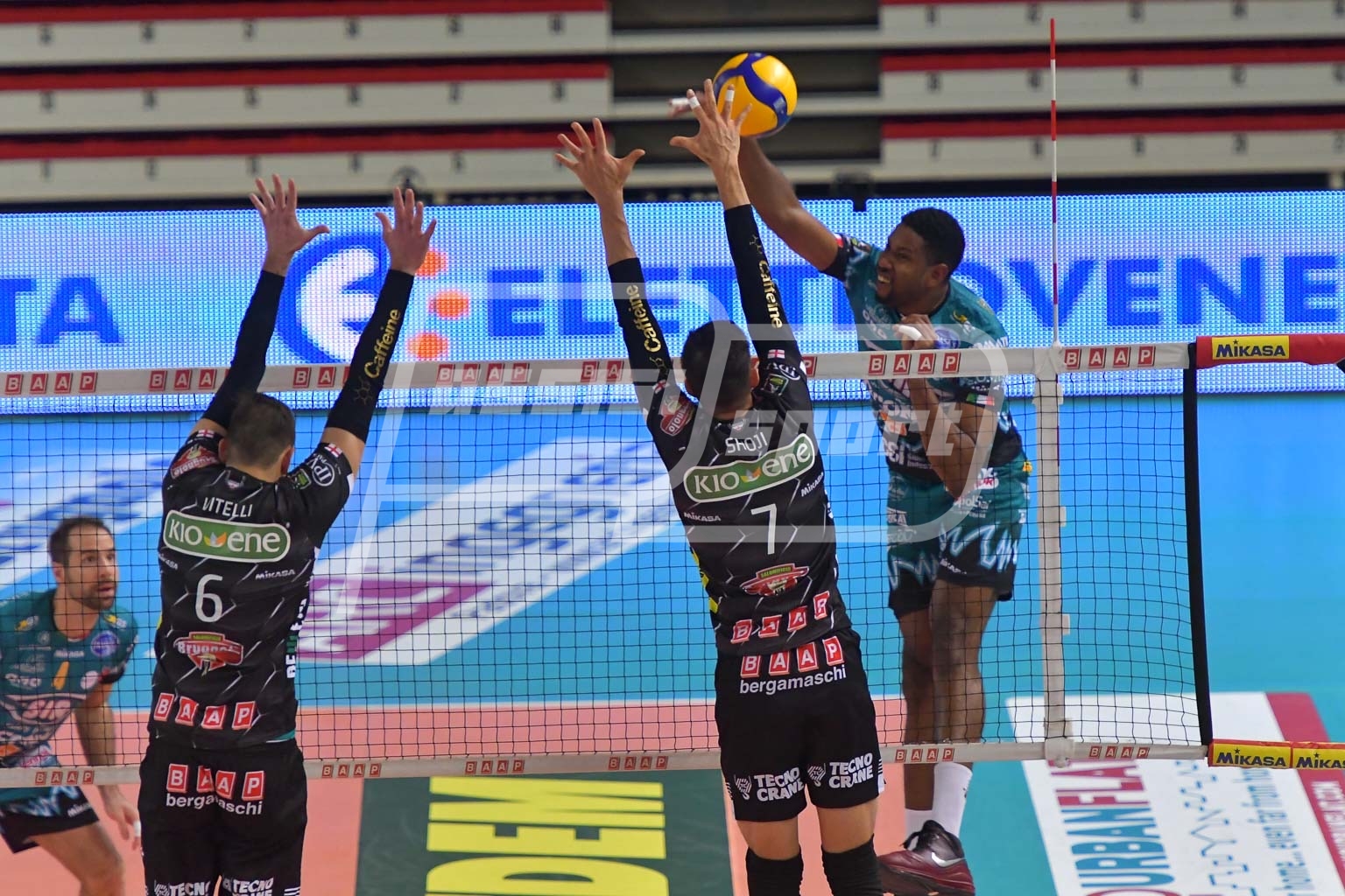 EFA35656-2EC6-4679-9B25-CACA7A689487