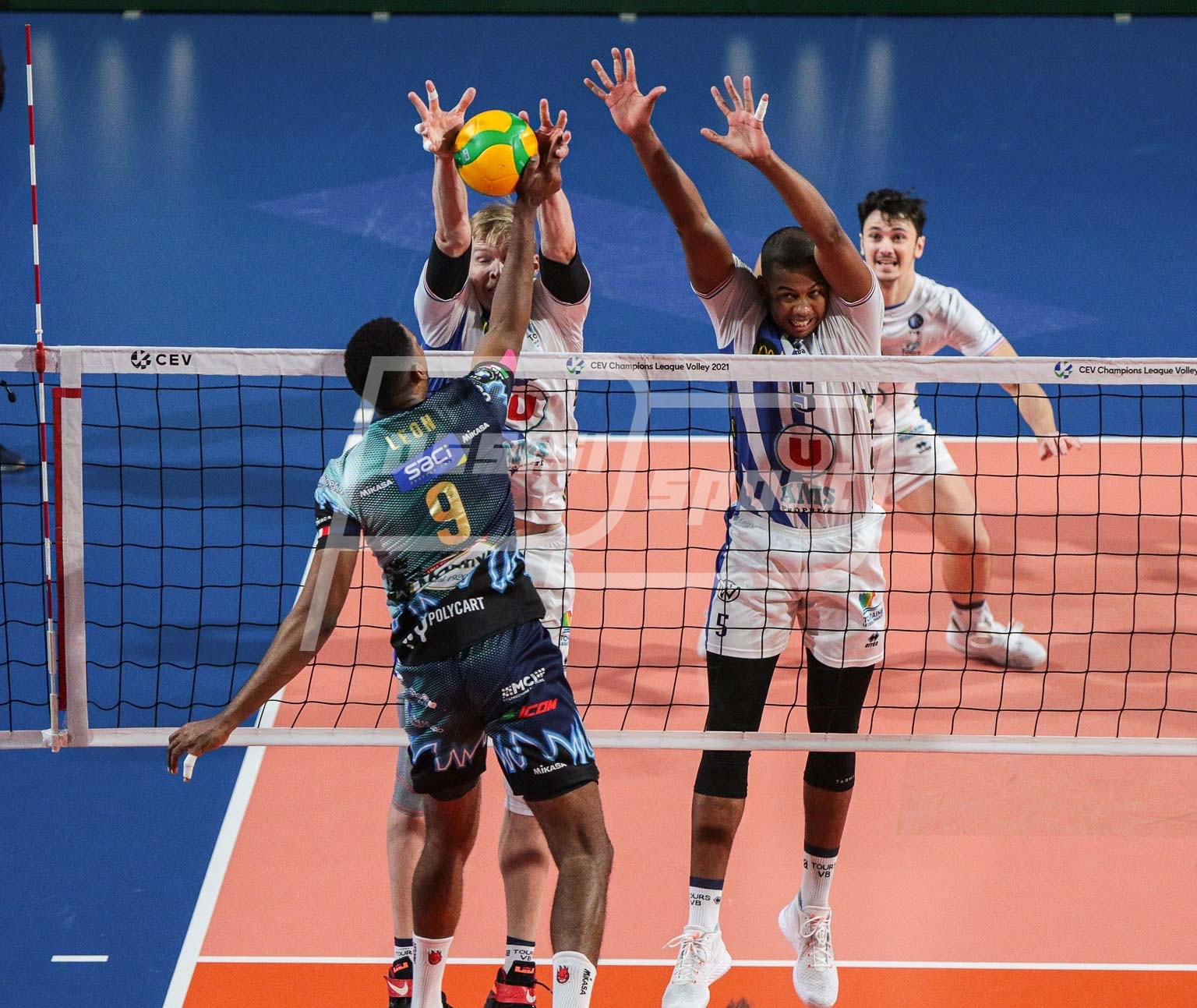 F2EB6A13-AB37-4ABB-BBFC-7FB8AA9C5496