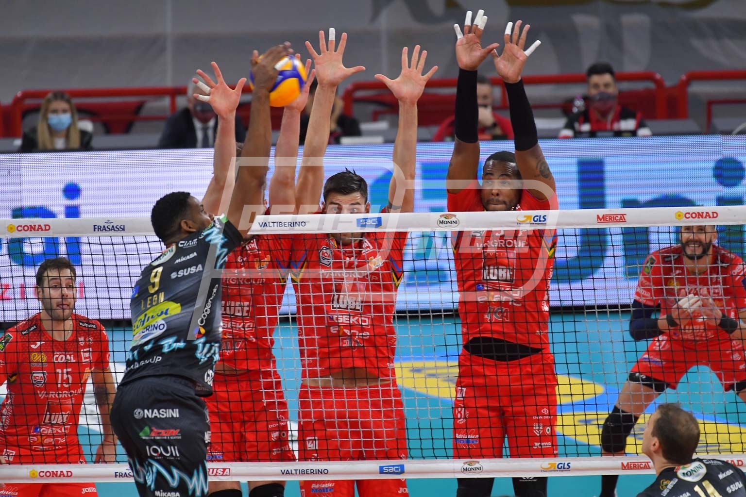 FB74CECC-3BCA-4787-9CDB-E8A2BCB85AE6