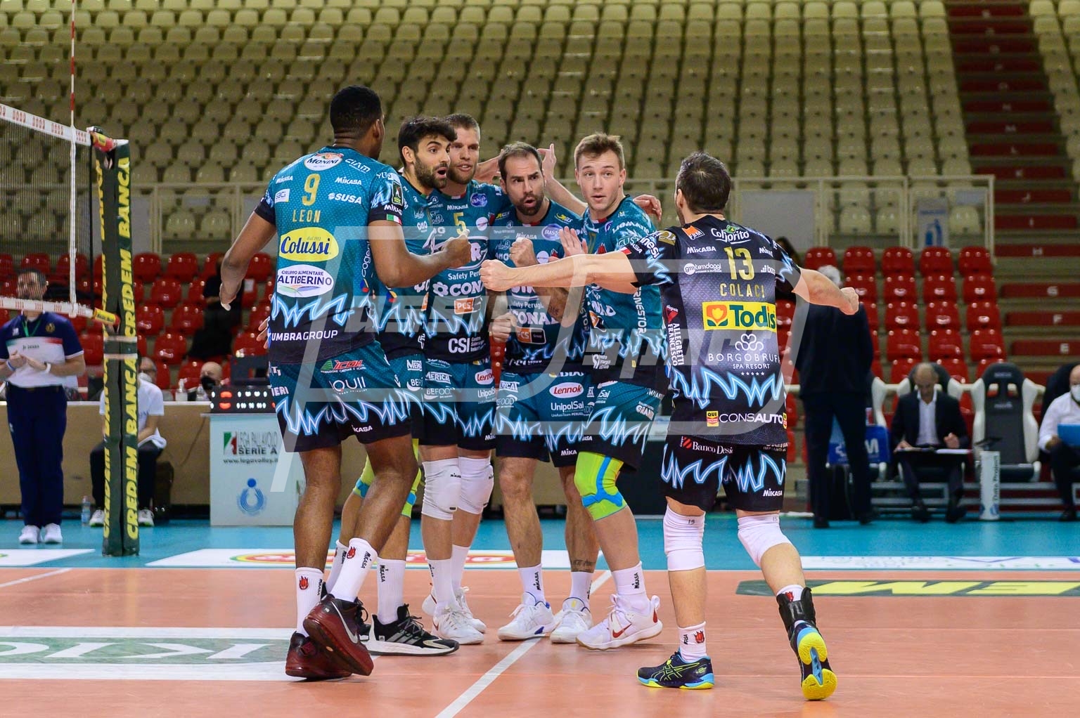 FDB8D527-A9EB-499C-82EA-CFFD610FF0AE