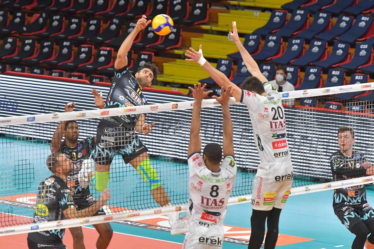 19C44E3C-56F3-4B5A-A525-14F3F60623F3