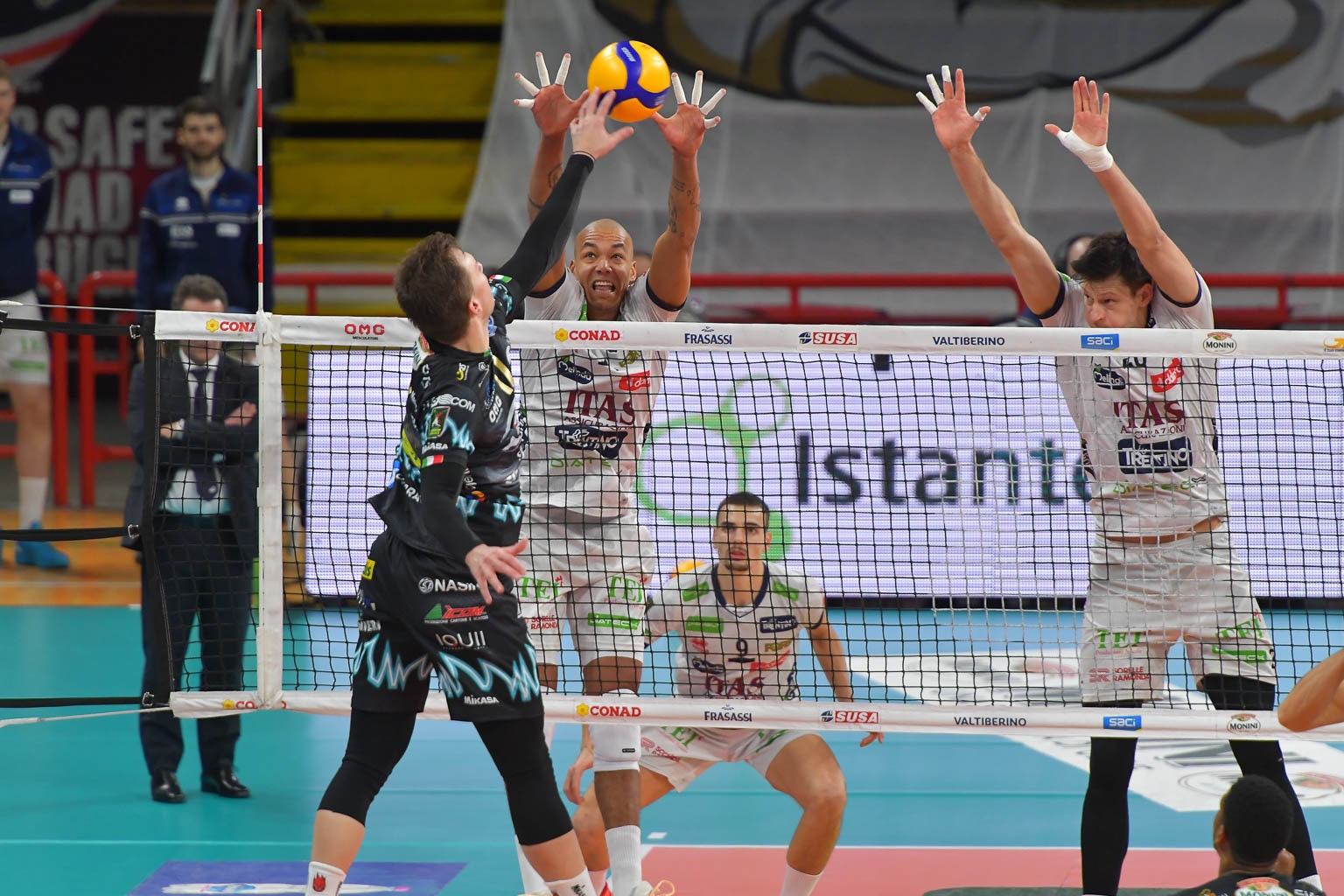 463E8C7D-3D30-4BCC-BF50-DC6A11402644