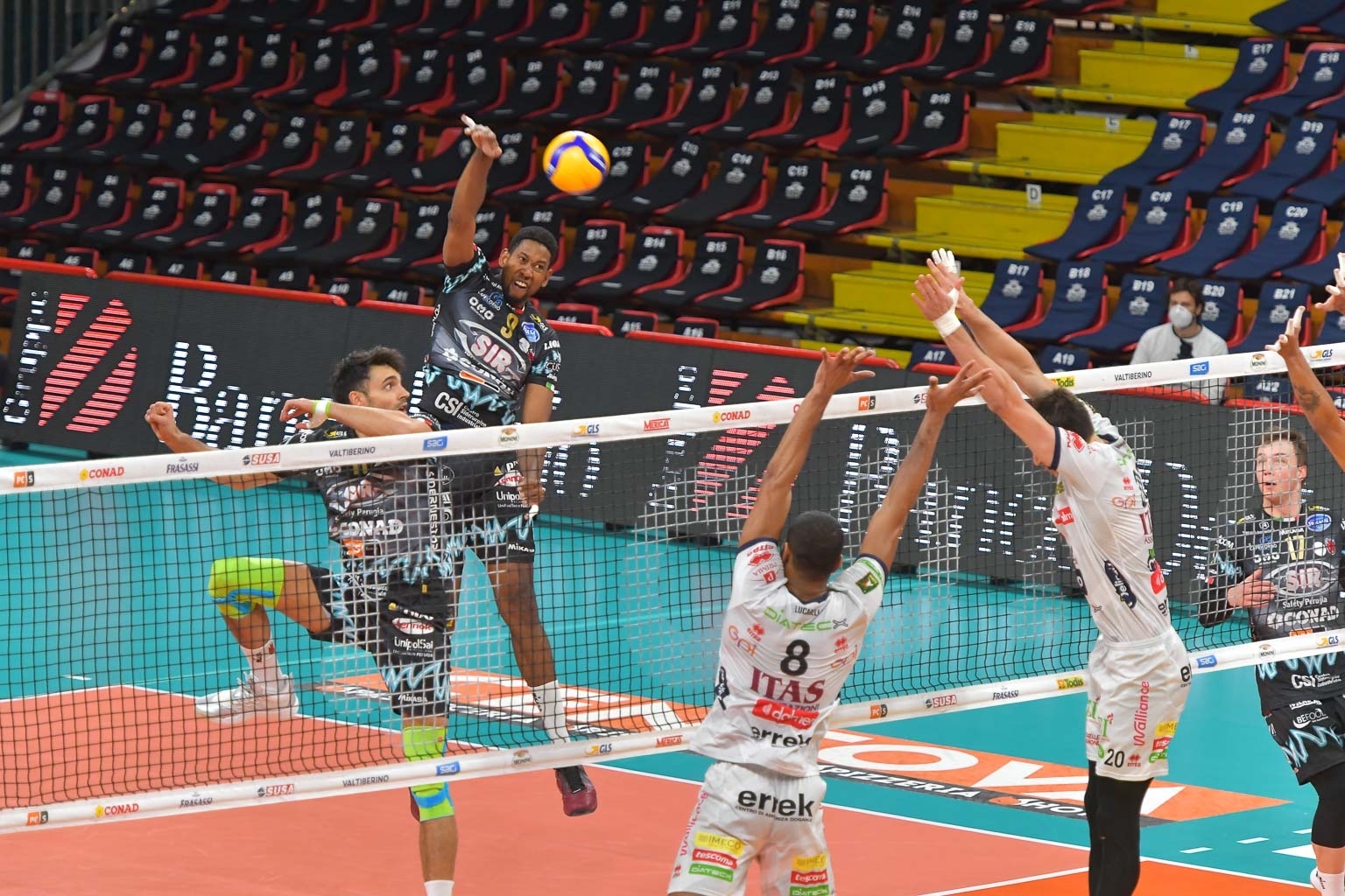 5D96D55C-3A1E-4E3F-AE94-BB0D0CAC5413