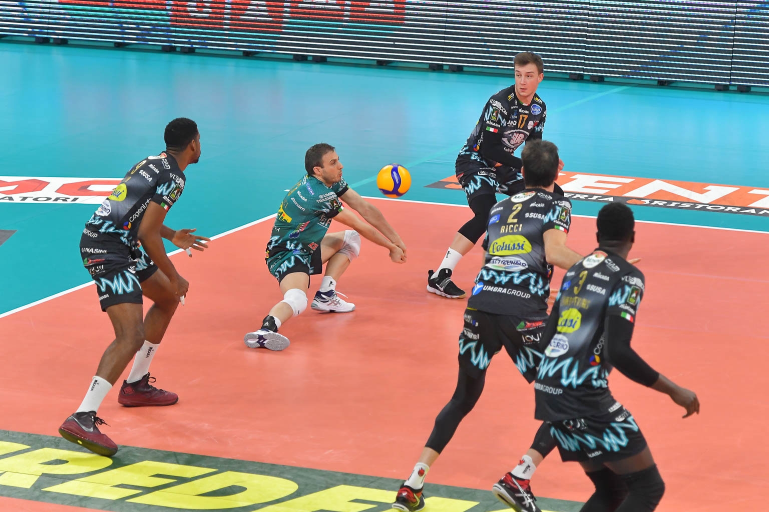 68AD6FA8-C495-4E70-83A2-C088828B7317