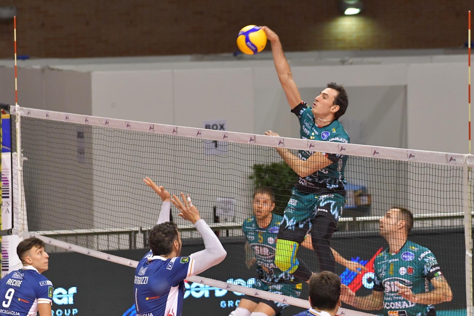 B2DAC7B0-D946-4CBF-ABAD-FC1EF260B180