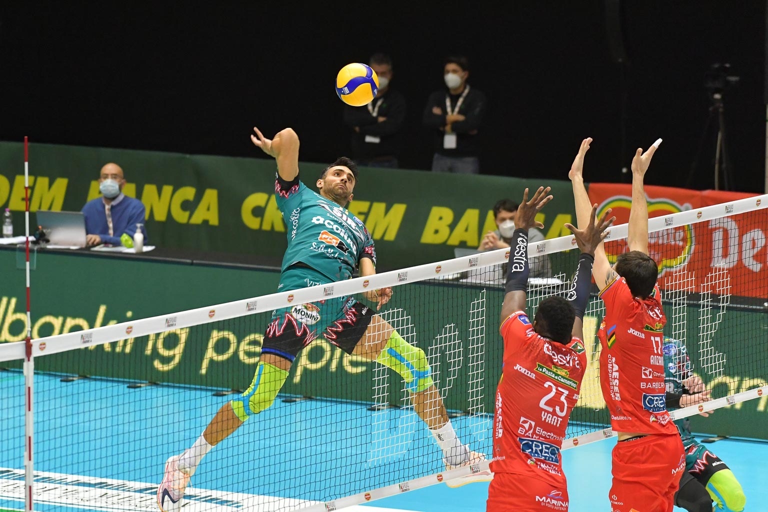 DD8DEE27-38E7-4FB0-ABB1-33B9F4B9C24A