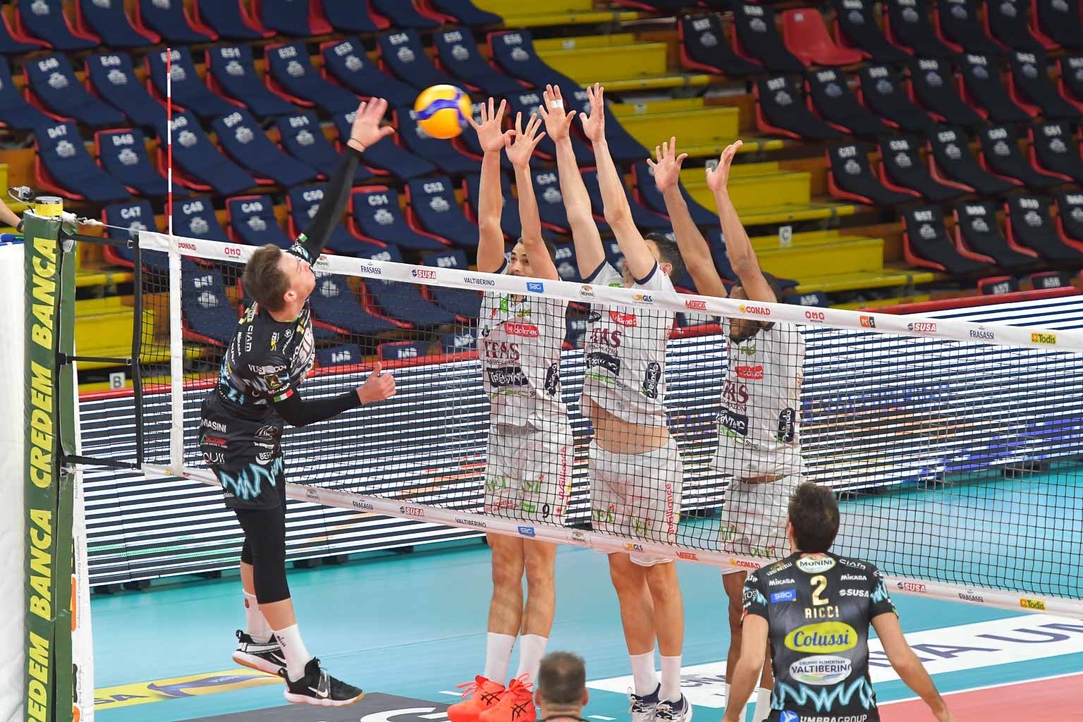 EE790923-BAC8-45C0-B91E-C7A4DB9B30F2