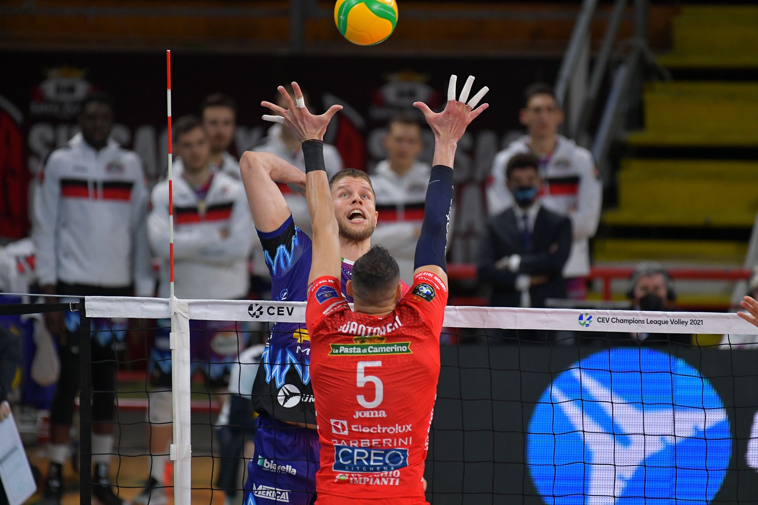 A0306583-5DFB-40F9-B72C-A4306F3233CF