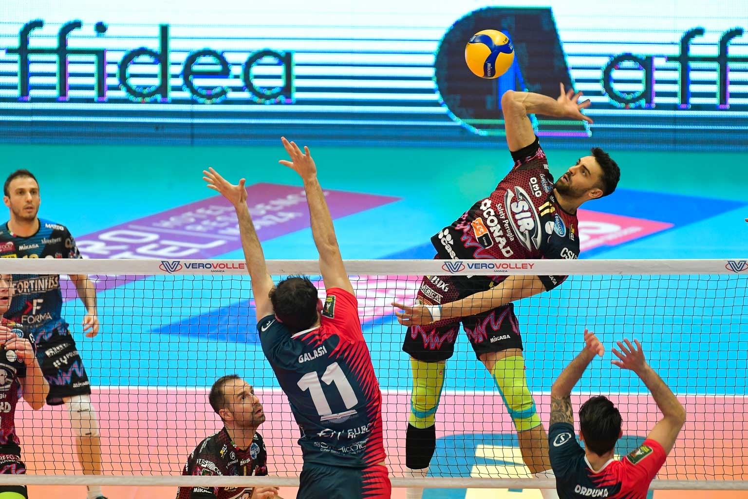 0697CFB5-61BF-4A92-8F4D-EDEEC4027F04