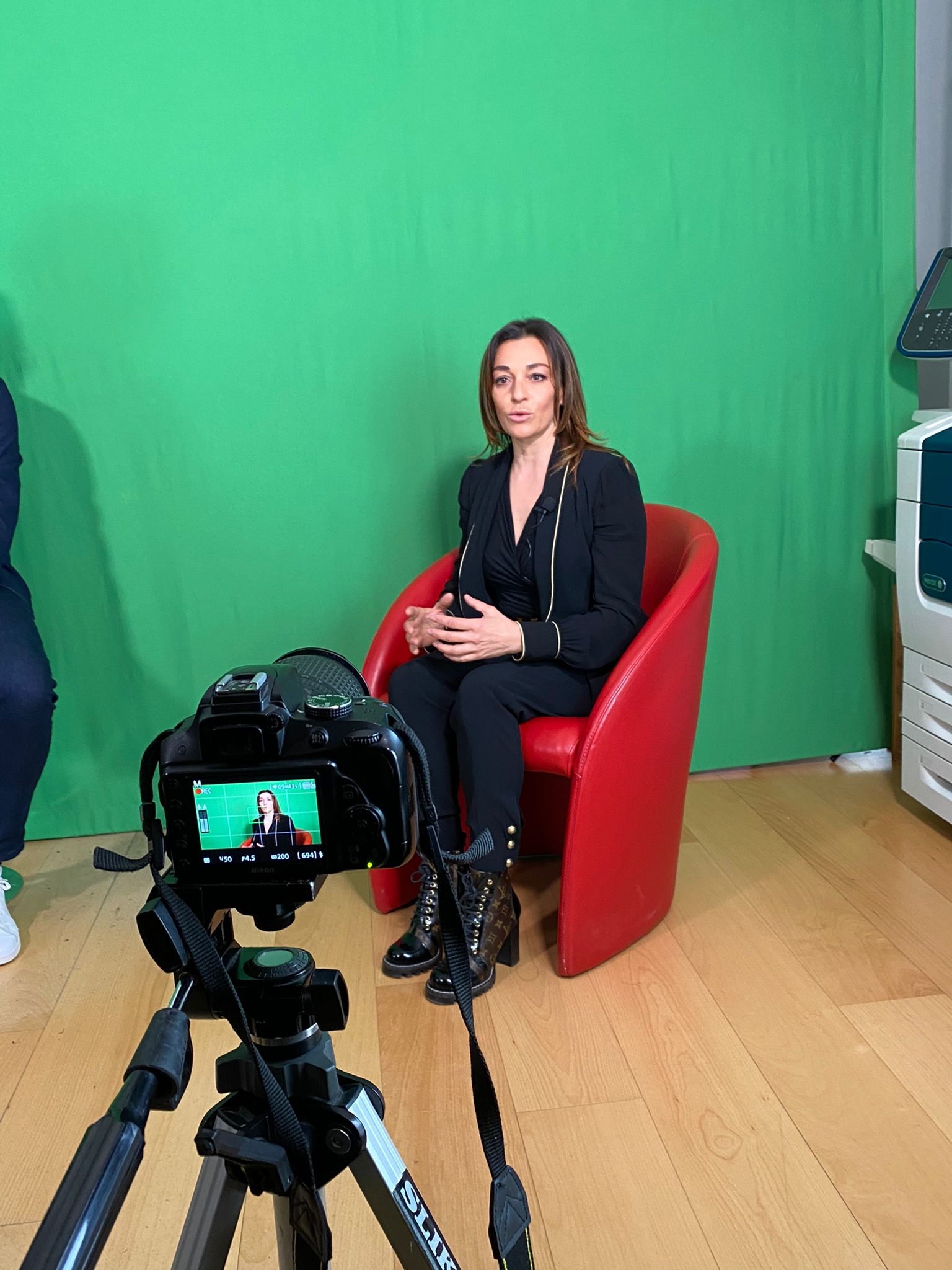 27F4AC31-4CCB-465E-943B-0560DA8804EE