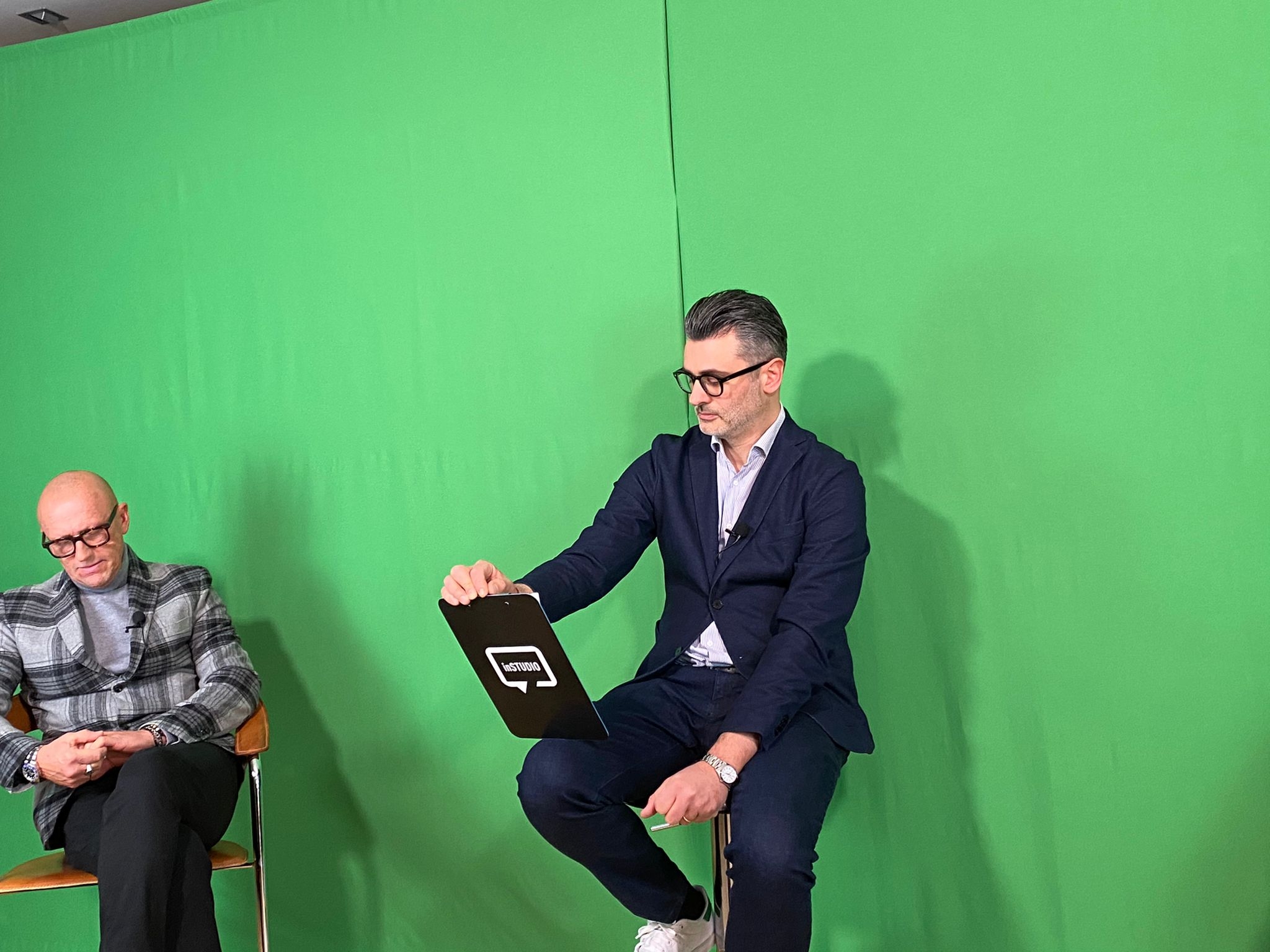 2F7446A3-1DFA-4EDF-A0CA-9B6542FA7903