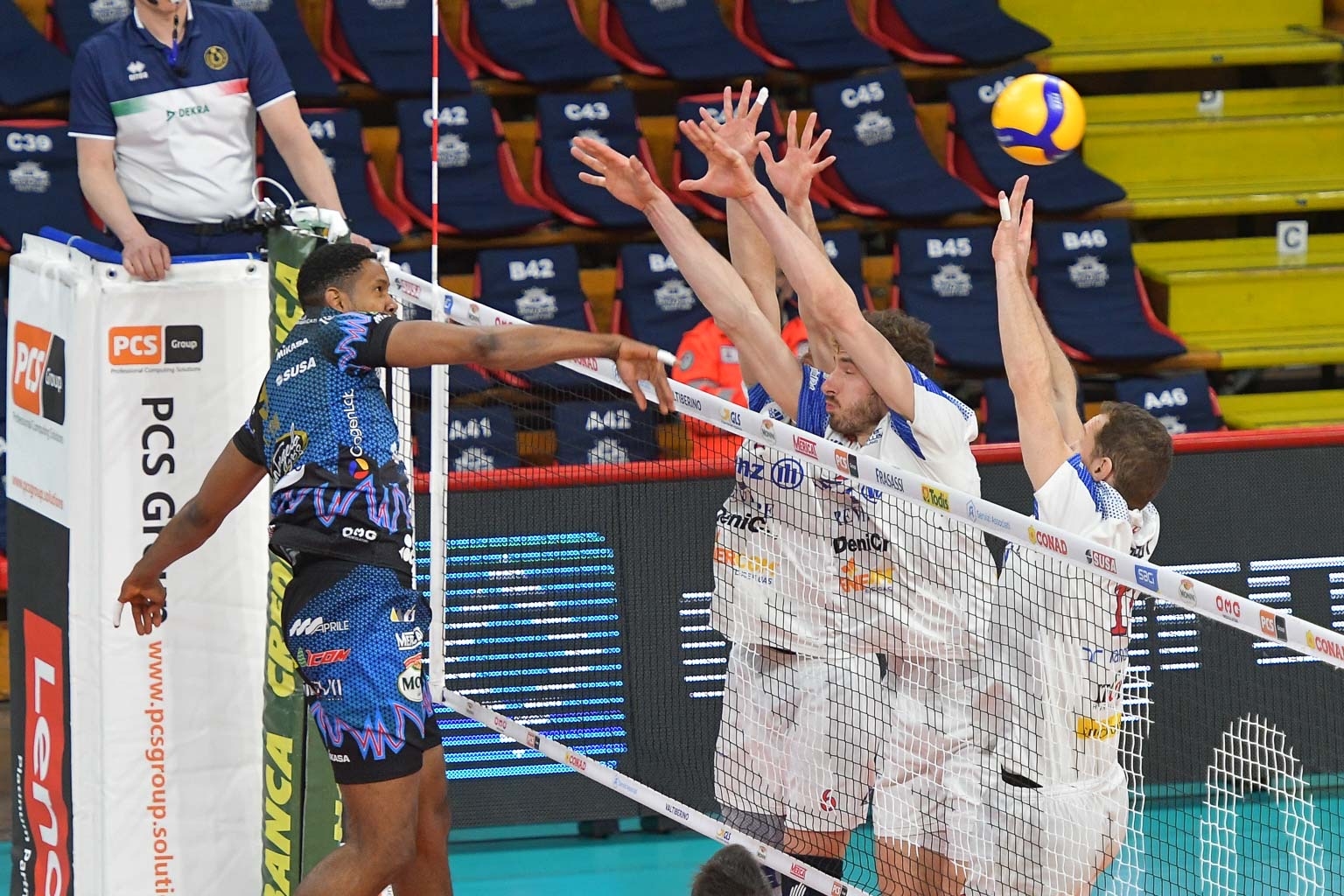 38032D4B-0E25-4164-8D89-794387A380FB