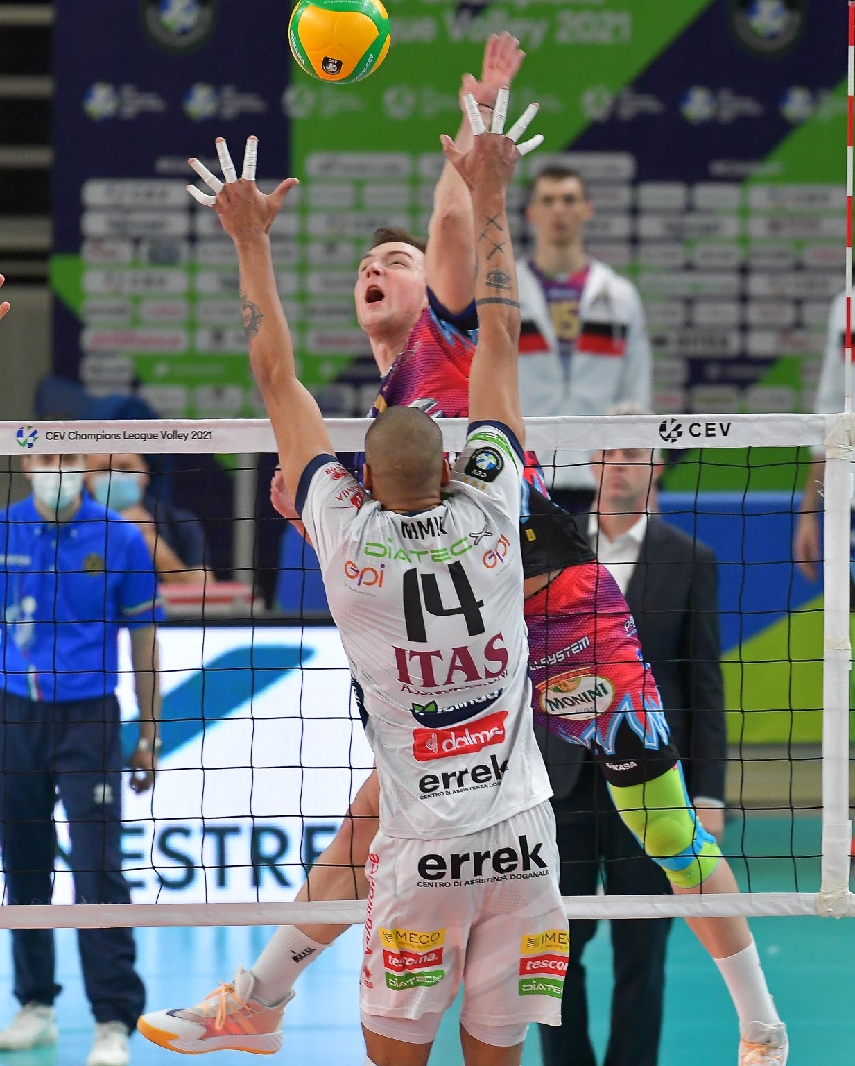 91F35255-DC2A-4158-9448-D90BF81D428E