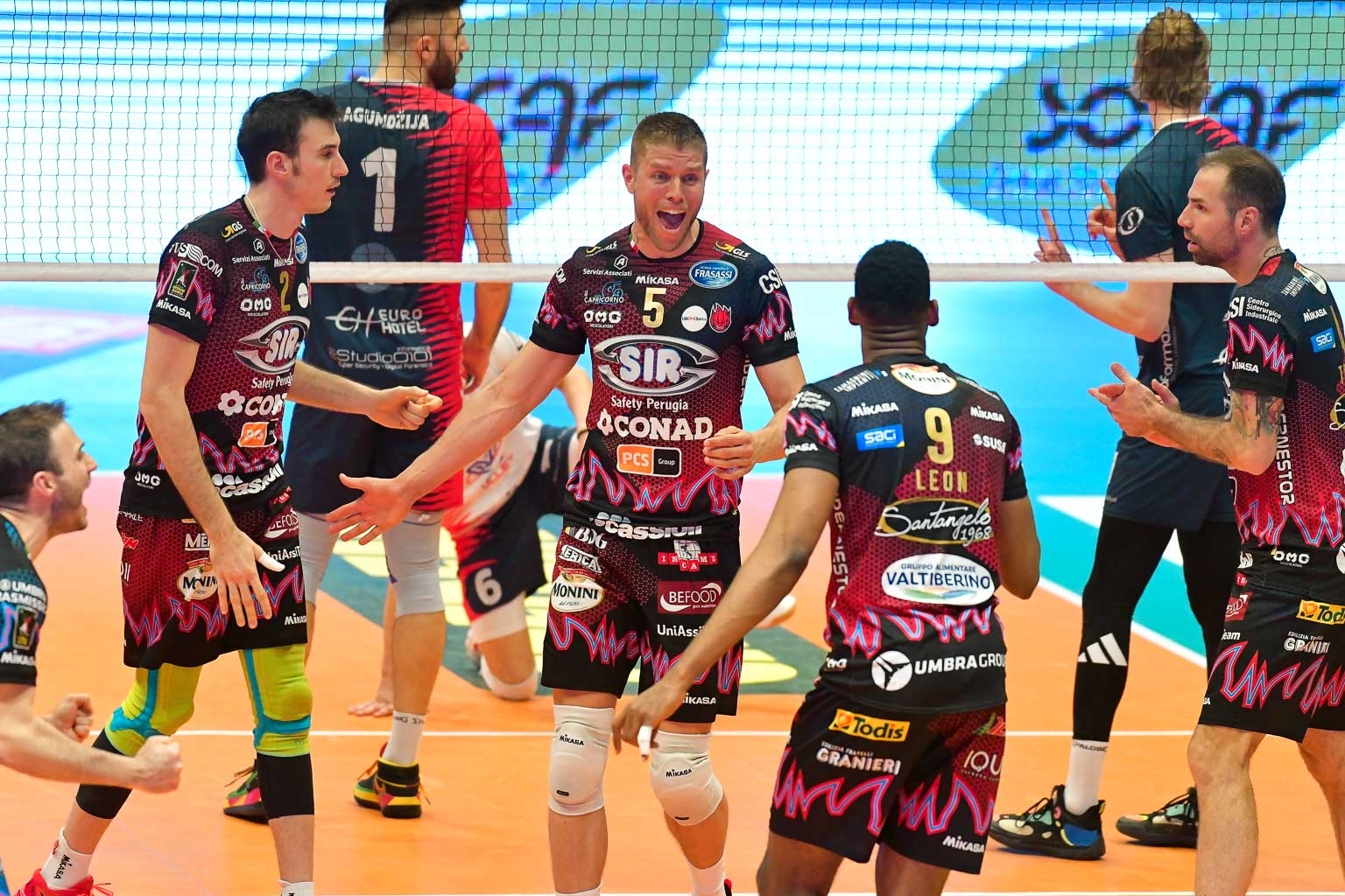 93BFFD3A-1620-460E-AEAE-43EA3C9BBCD8