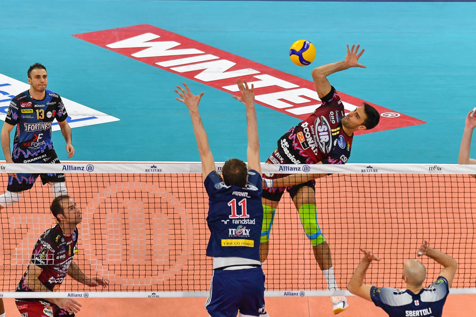 9CE693E0-2E2B-48C0-90F4-6309D993AD58