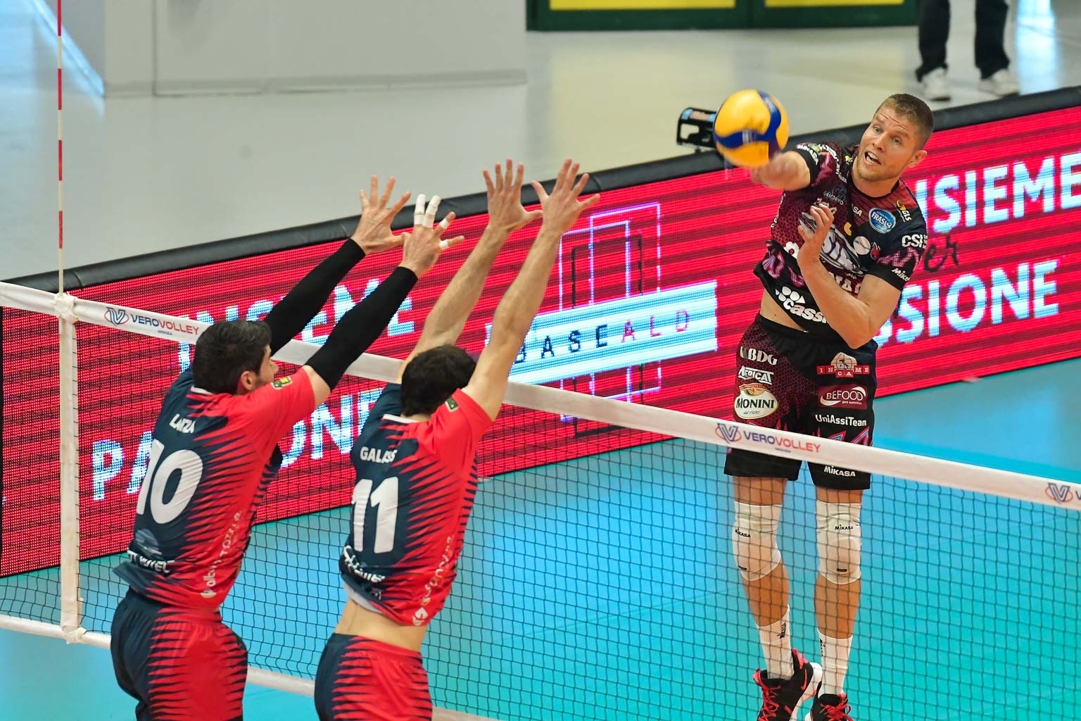 BC887654-7249-42C3-BE27-7D3471561116