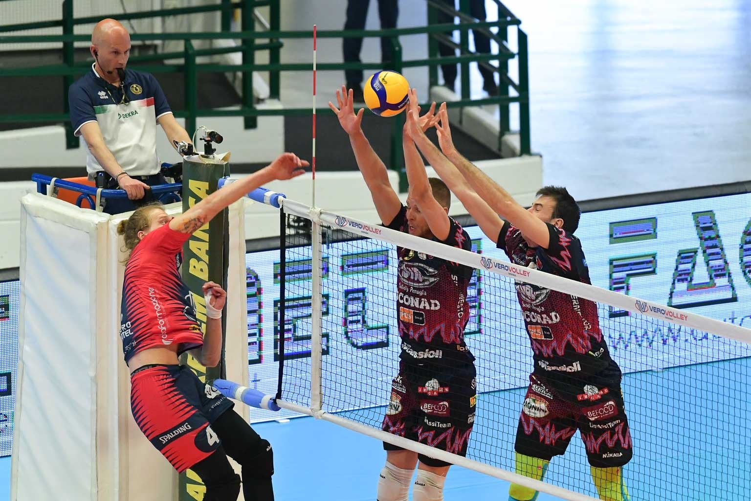 CDB6761F-153D-44CA-B582-63EA7E4DAC2D