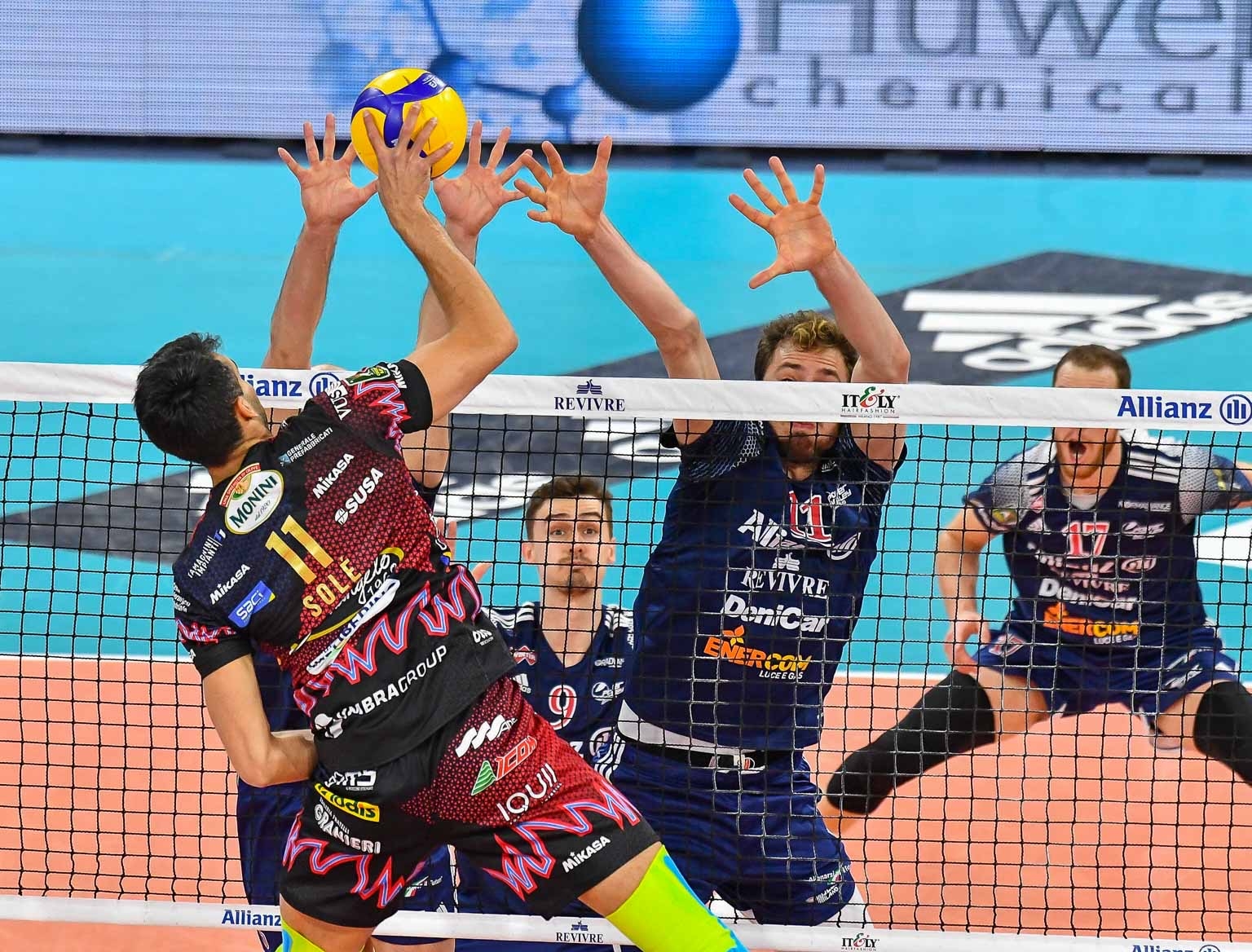 CDF754BB-1EB2-43CB-87DC-E4F6C0EBD0C5