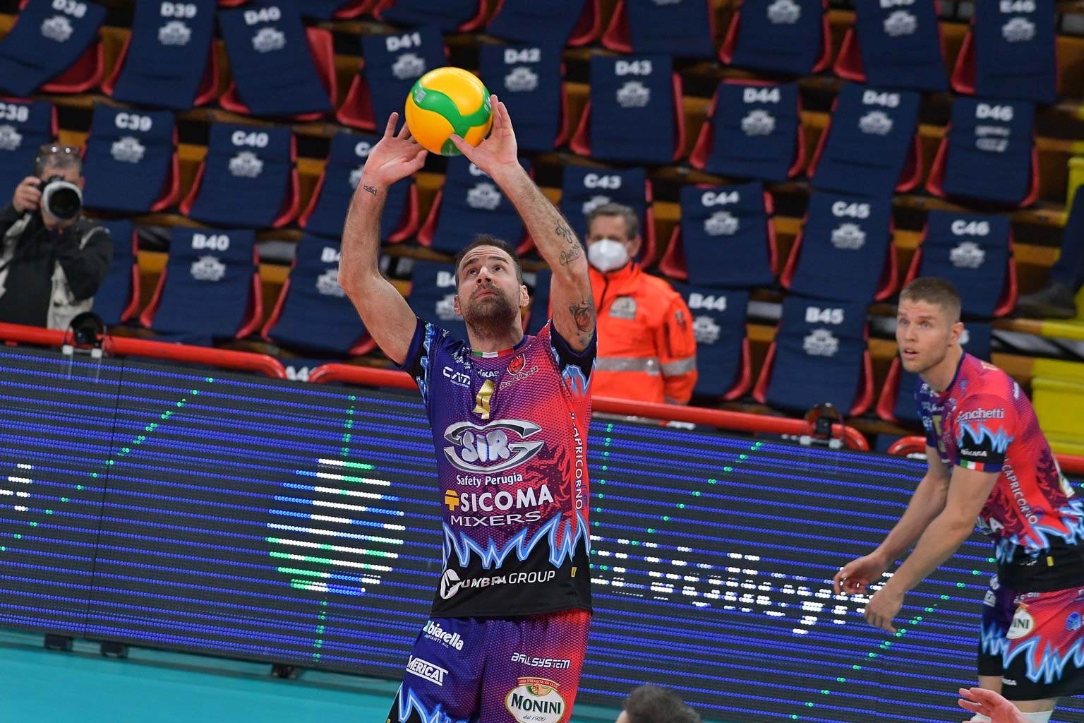 EF18251B-ED99-4CBB-B350-432CE373D690