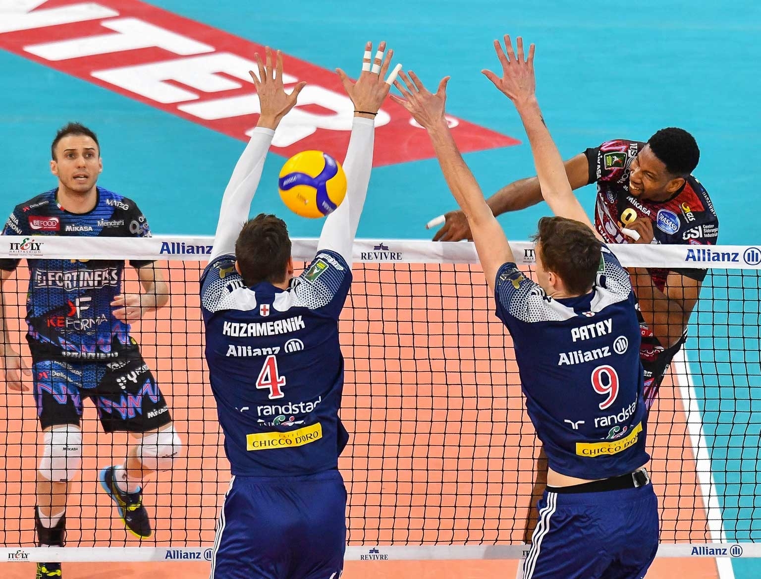 EFB0832F-D60E-4721-BFB5-0760B2969861