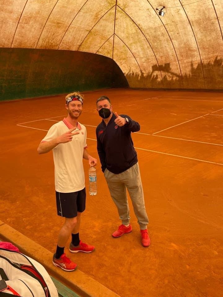 2ABE5CD9-D8C2-4FBB-BA19-98CDB817C394